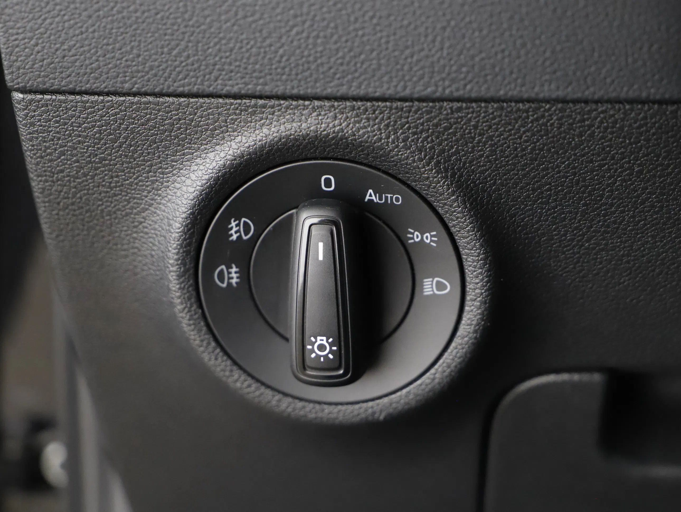 Skoda Karoq 2.0 TDI Ambition | Bild 18 von 28