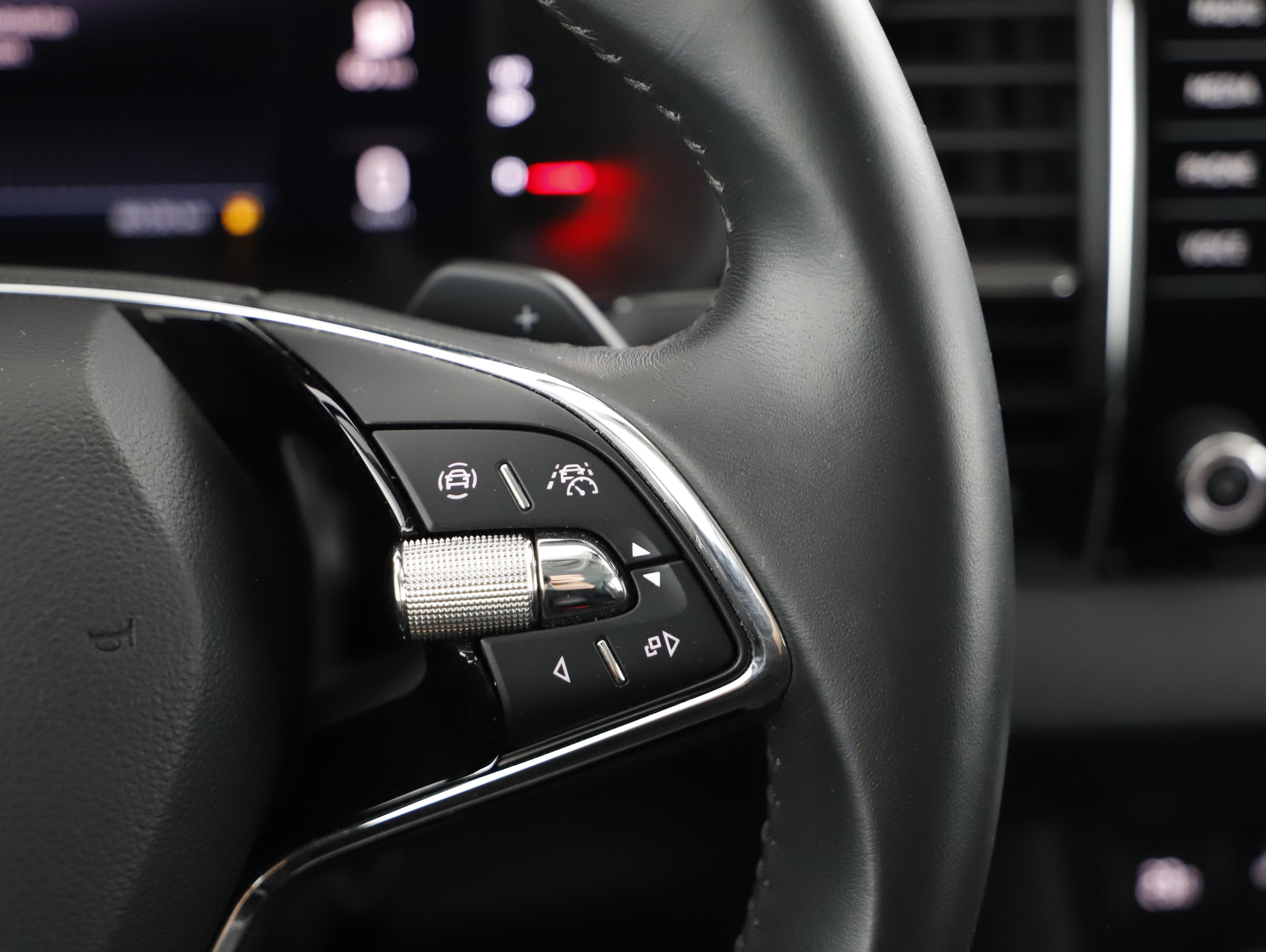 Skoda Karoq 2.0 TDI Ambition | Bild 19 von 28