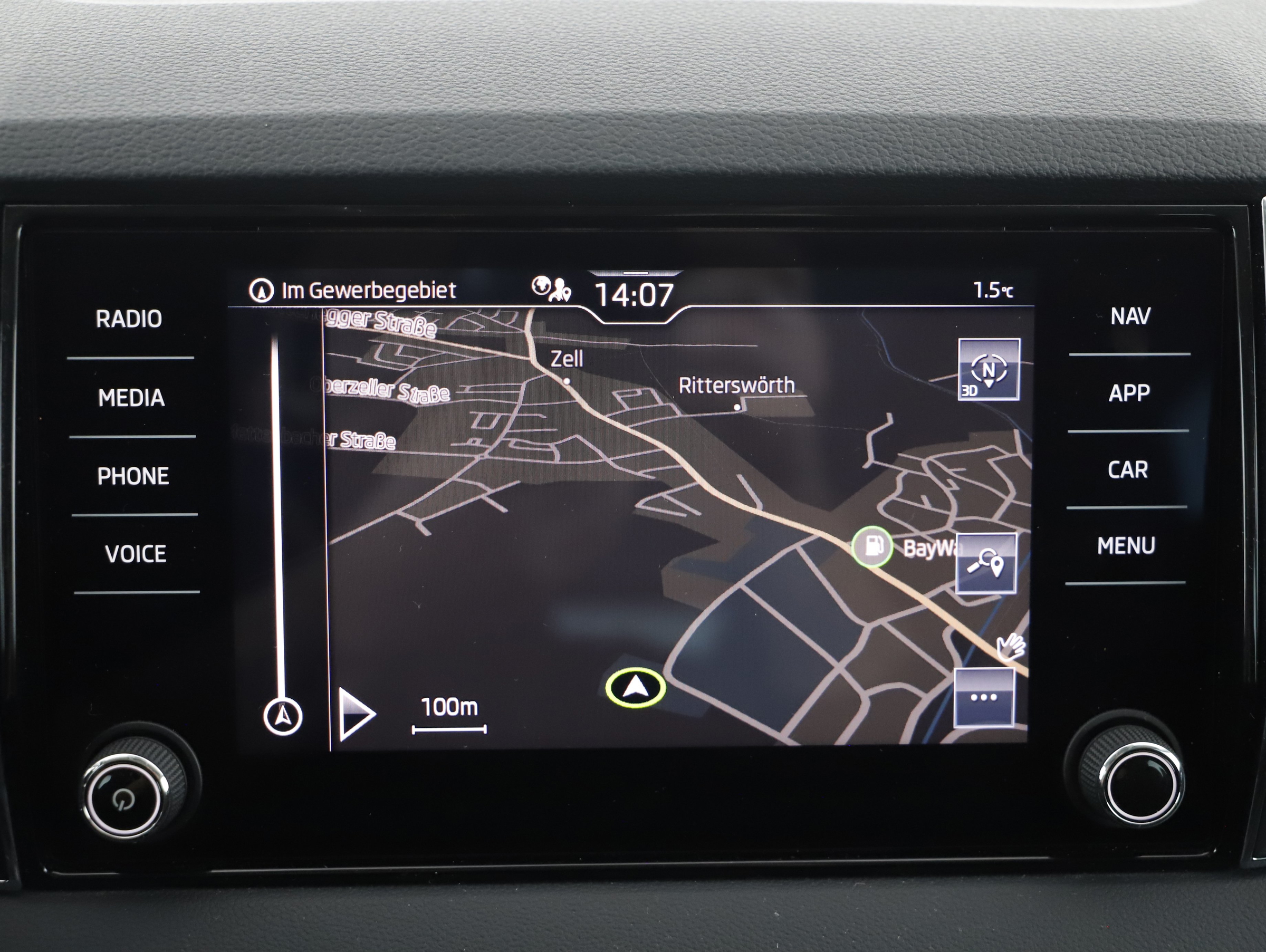 Skoda Karoq 2.0 TDI Ambition | Bild 24 von 28