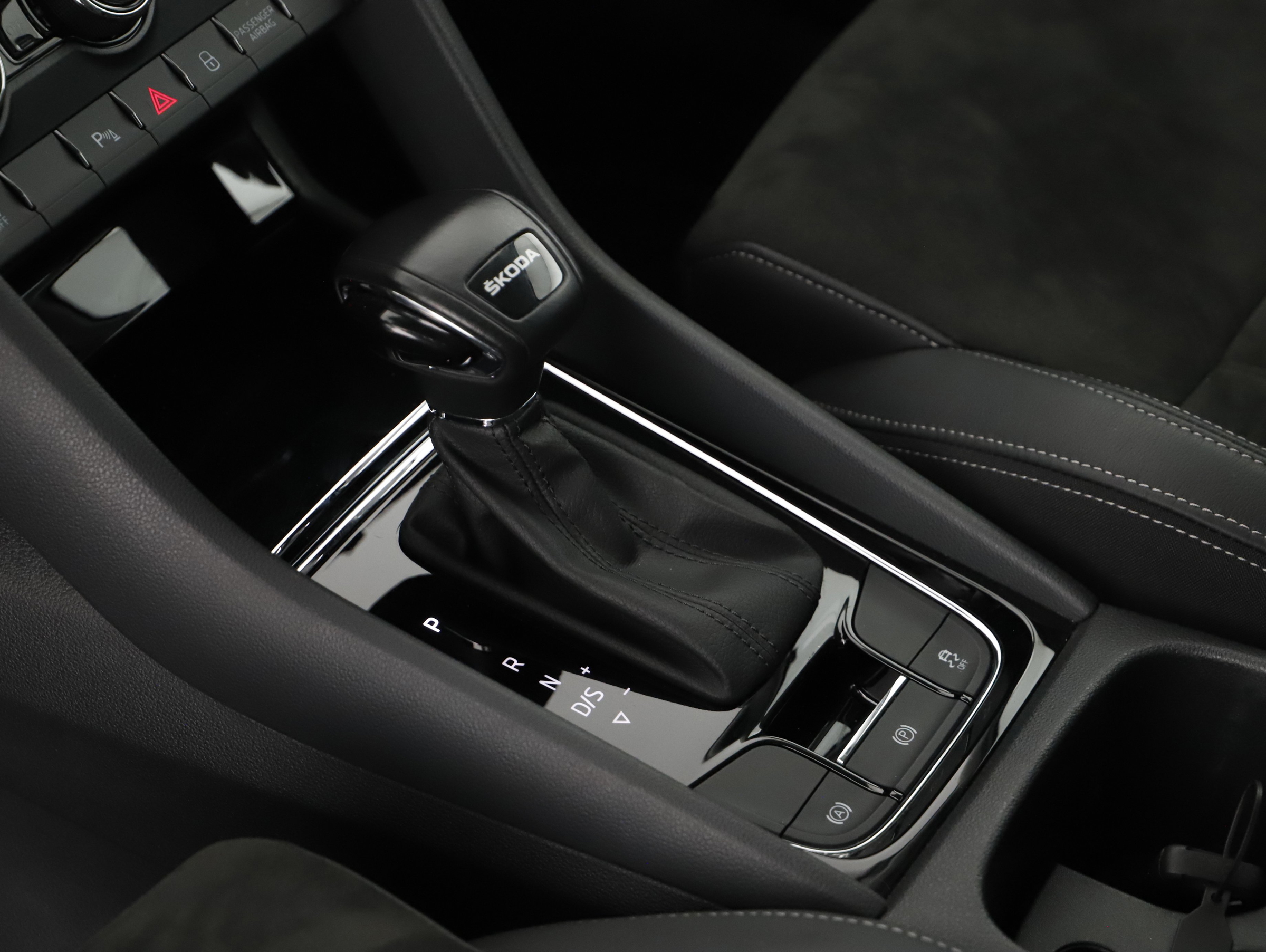 Skoda Karoq 2.0 TDI Ambition | Bild 15 von 28