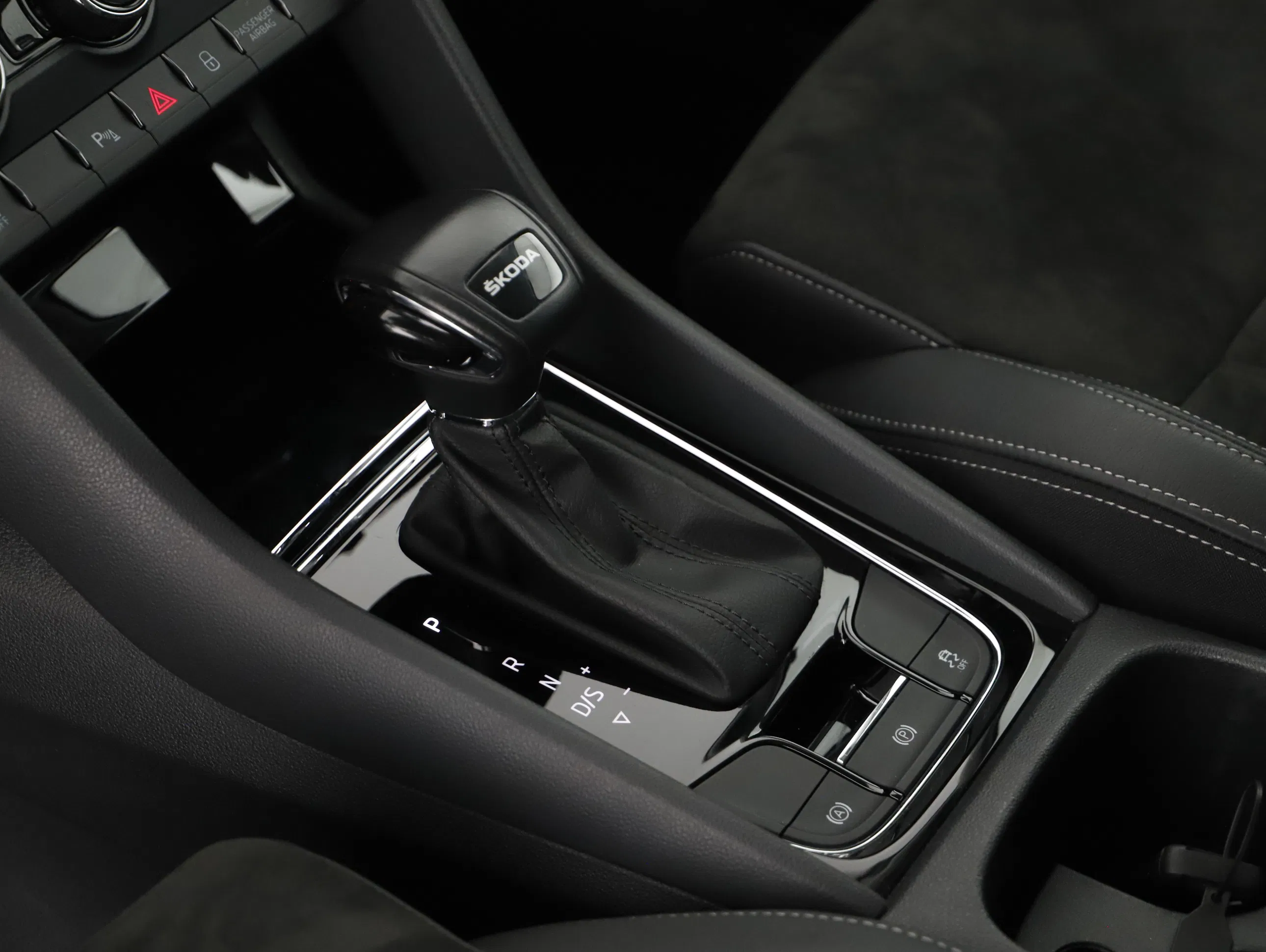 Skoda Karoq 2.0 TDI Ambition | Bild 15 von 28