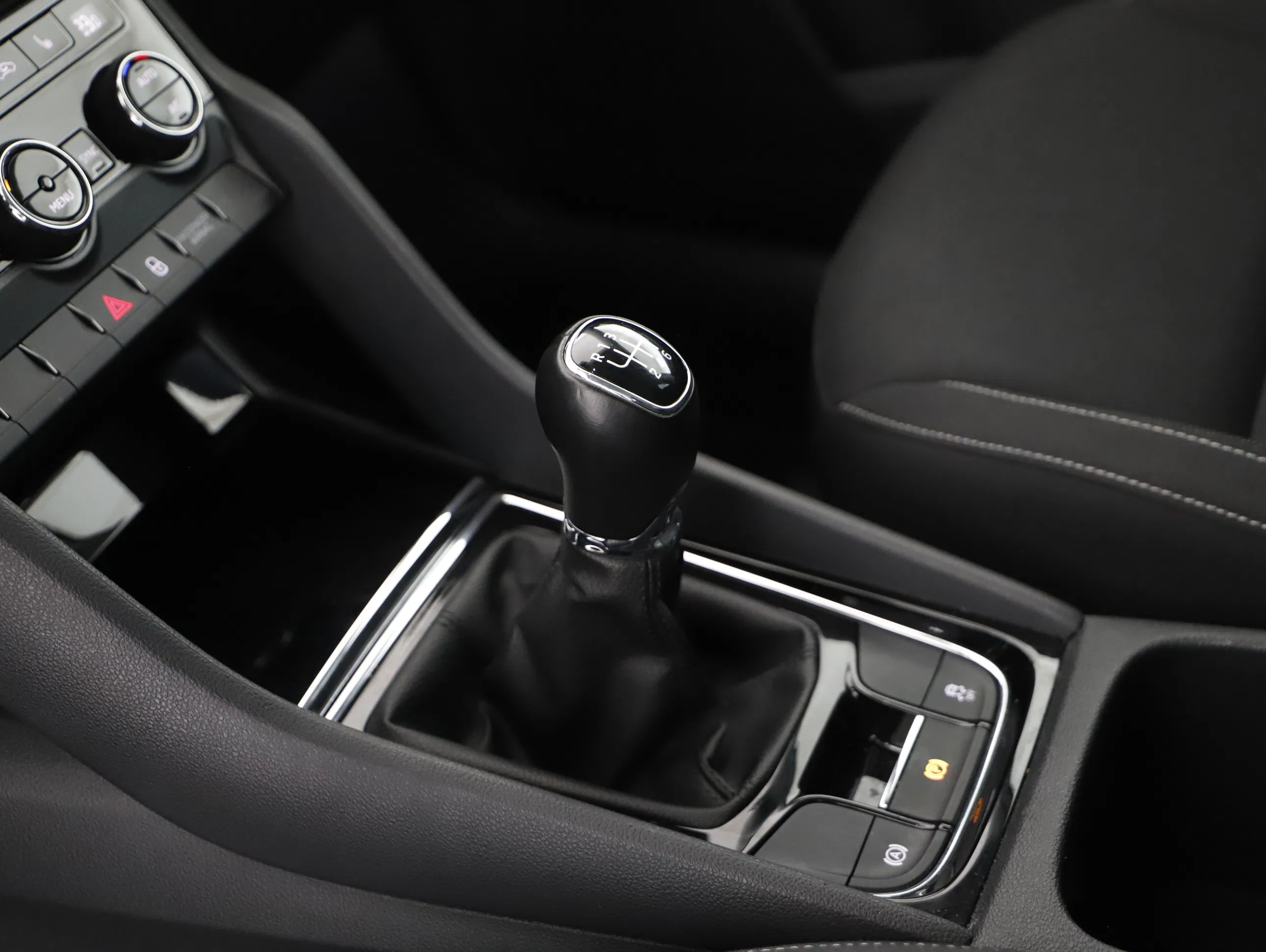 Skoda Karoq 2.0 TDI | Bild 14 von 21