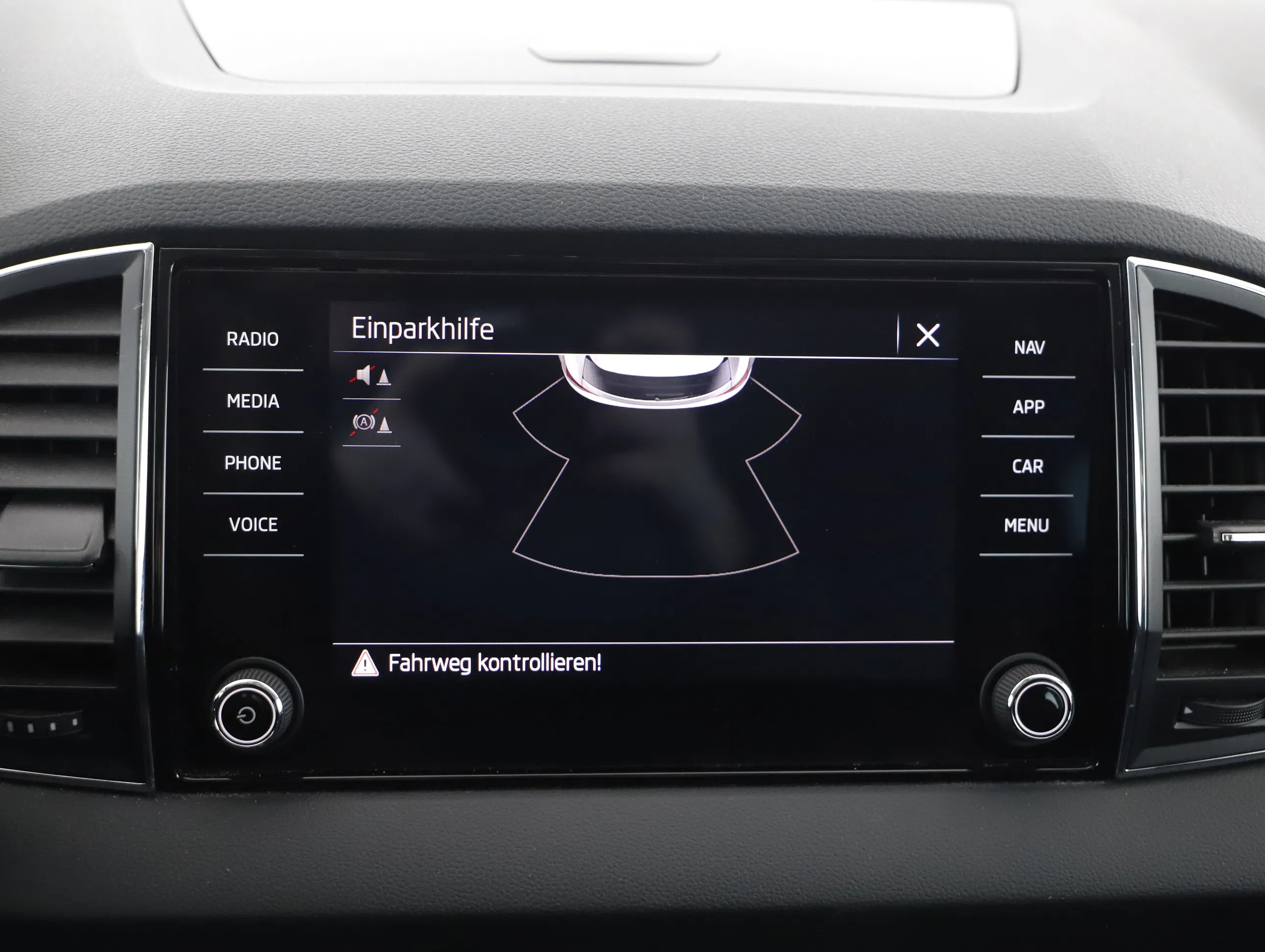 Skoda Karoq 2.0 TDI | Bild 17 von 21