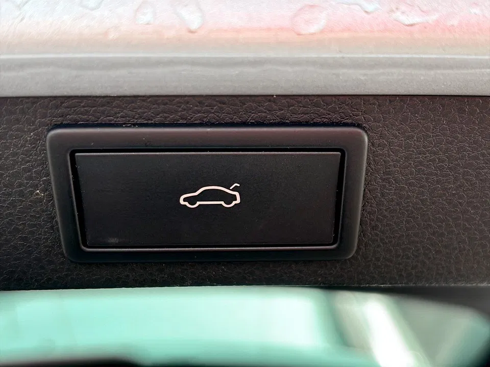 Skoda Karoq 2.0 TDI Amb. DSG | Bild 15 von 16