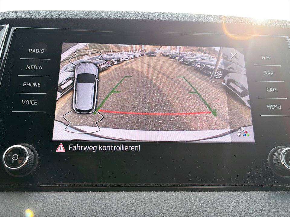 Skoda Karoq 2.0 TDI Amb. DSG | Thumbnail 16 von 16