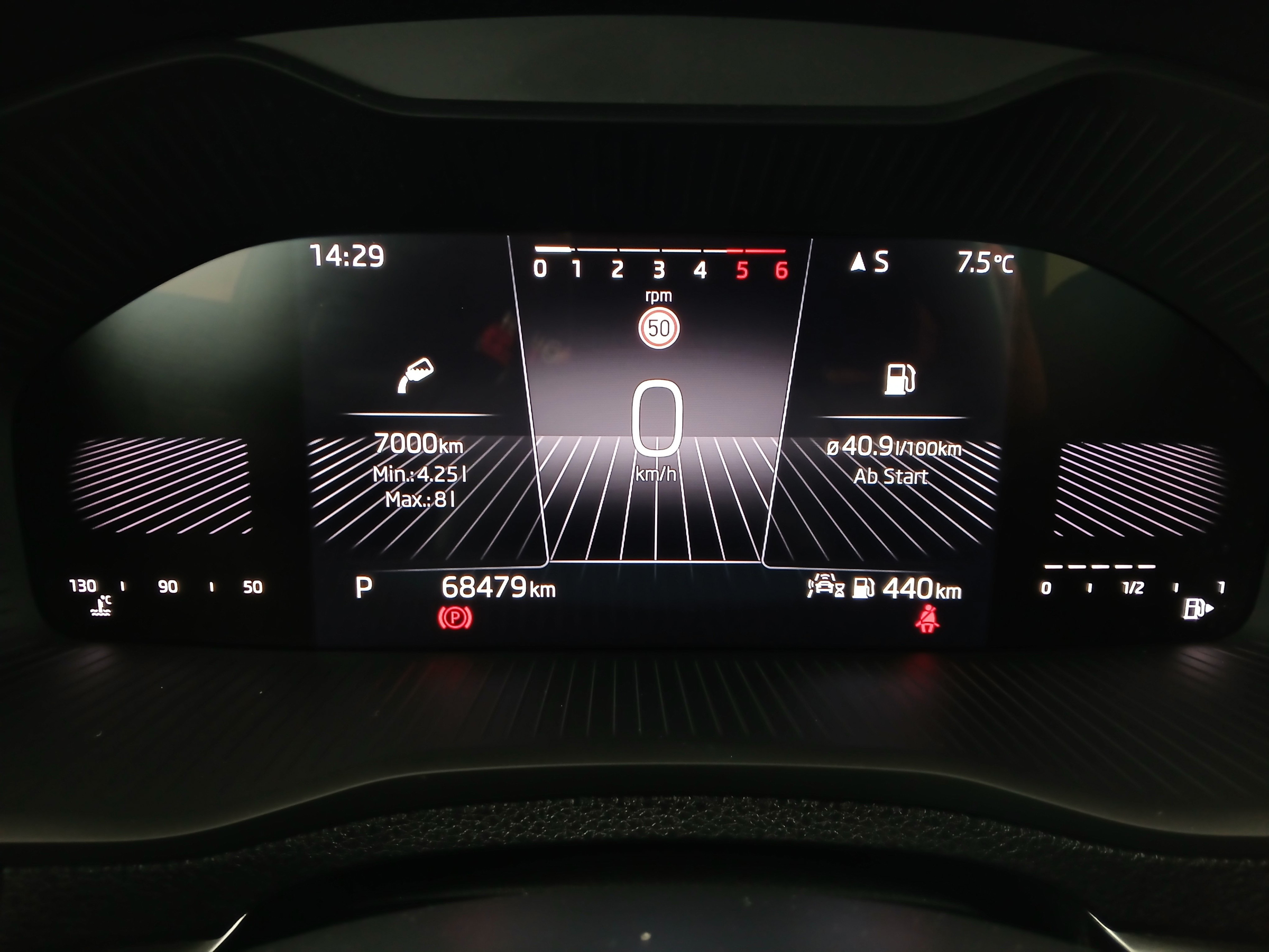 Skoda Karoq 2.0 TDI Ambition | Bild 16 von 31