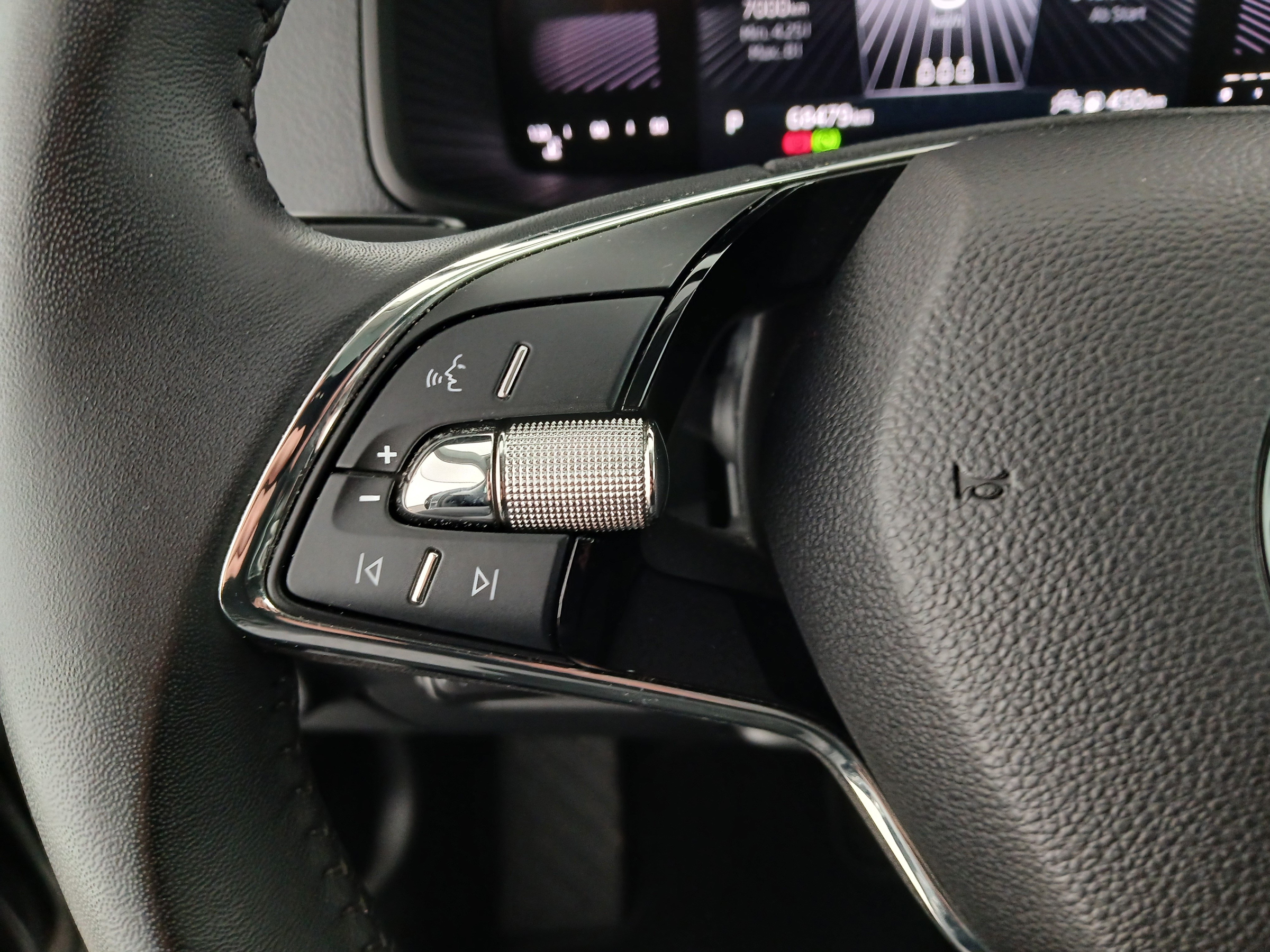 Skoda Karoq 2.0 TDI Ambition | Bild 17 von 31