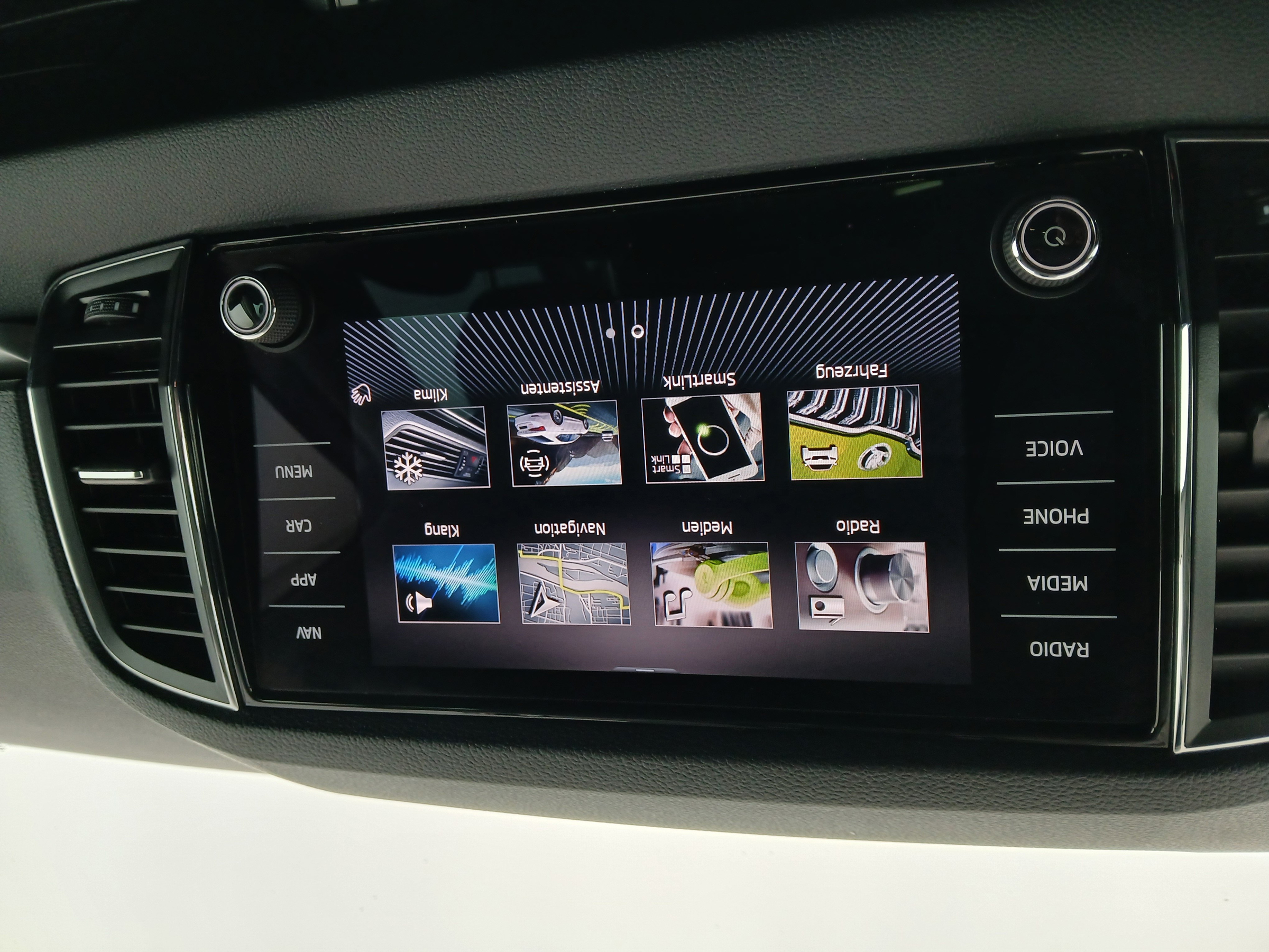 Skoda Karoq 2.0 TDI Ambition | Bild 21 von 31