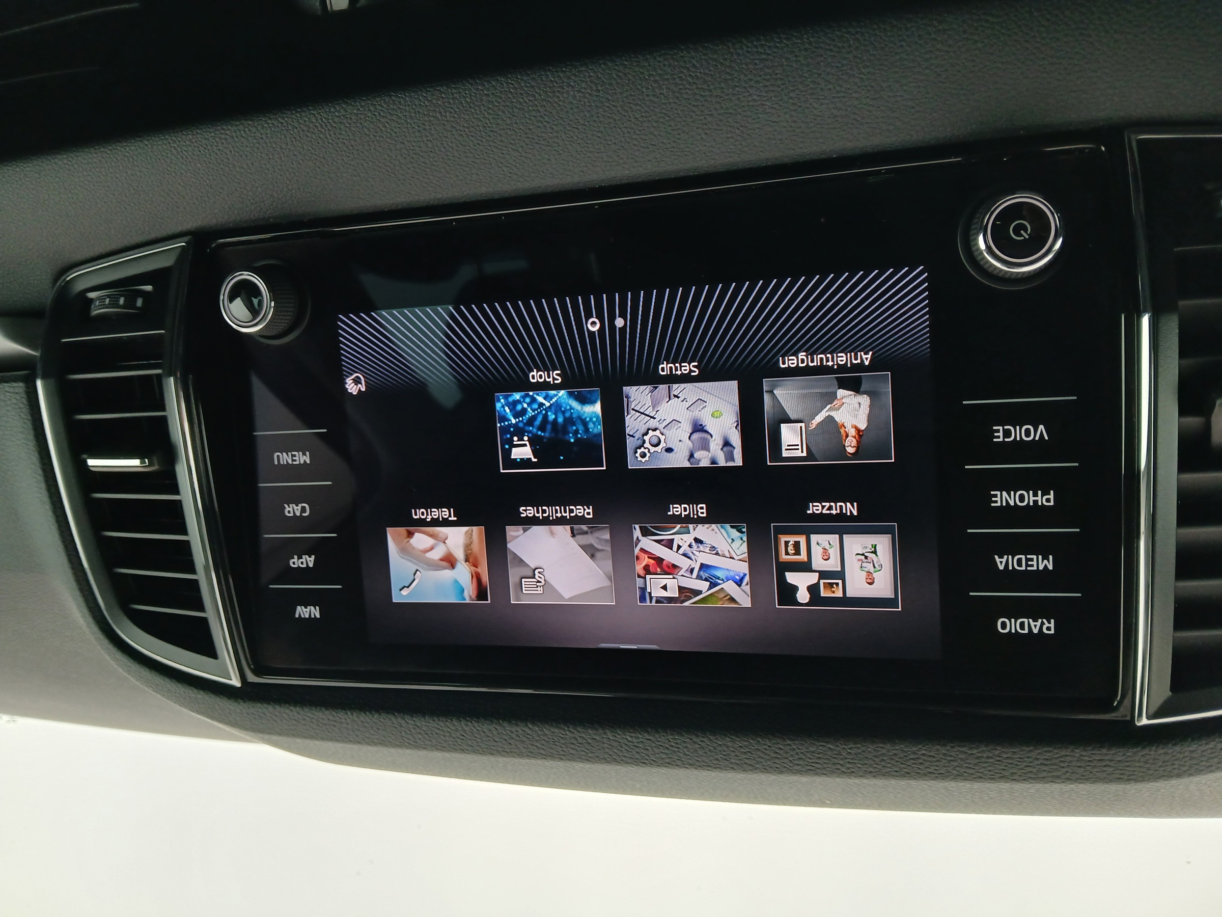 Skoda Karoq 2.0 TDI Ambition | Bild 22 von 31