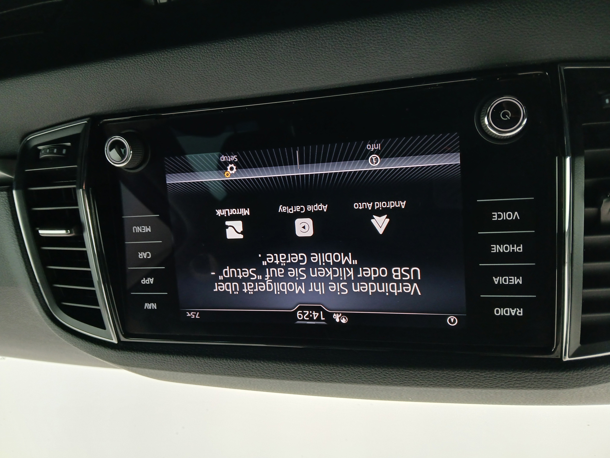 Skoda Karoq 2.0 TDI Ambition | Bild 23 von 31