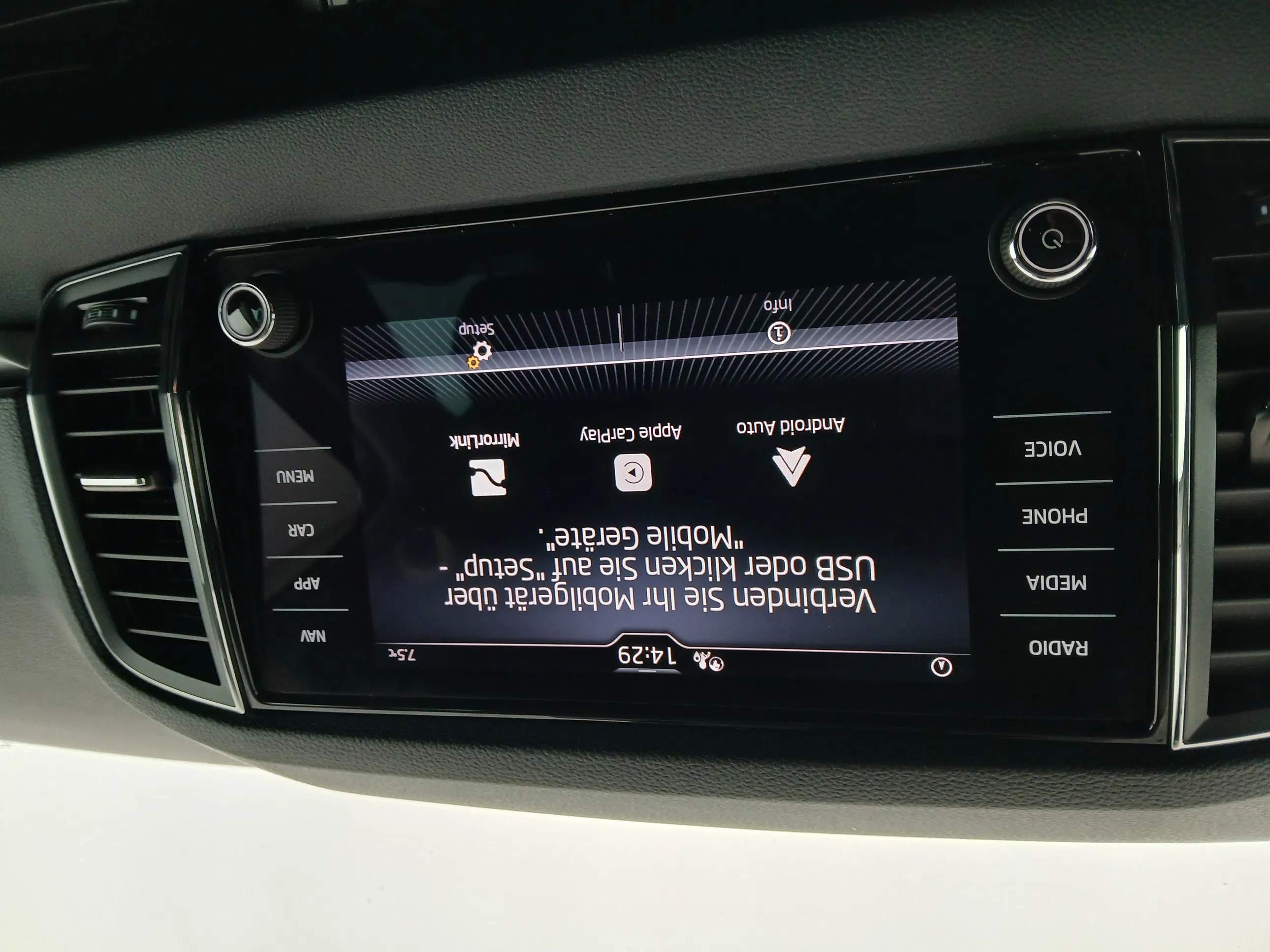 Skoda Karoq 2.0 TDI Ambition | Bild 23 von 31