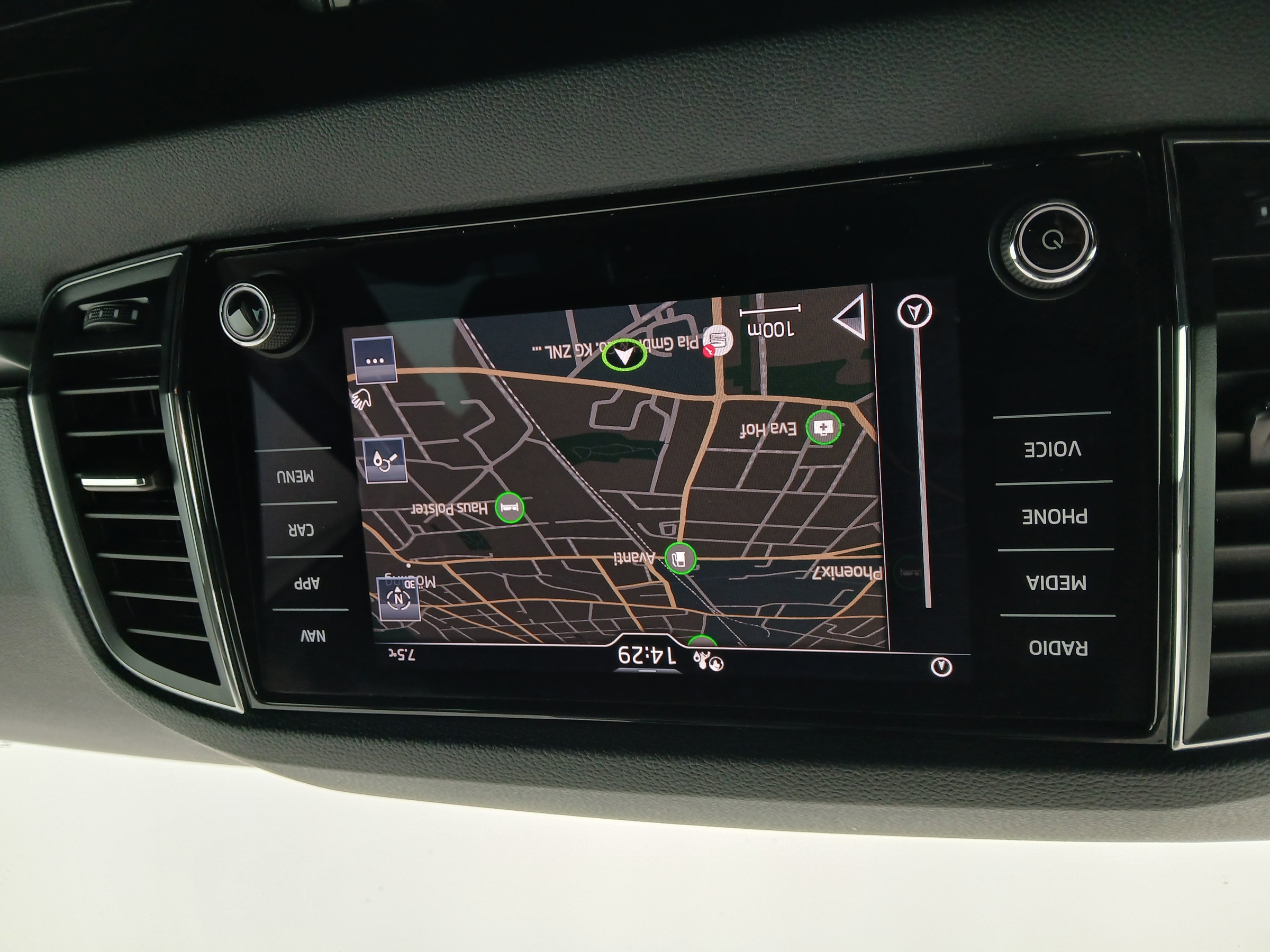 Skoda Karoq 2.0 TDI Ambition | Bild 24 von 31