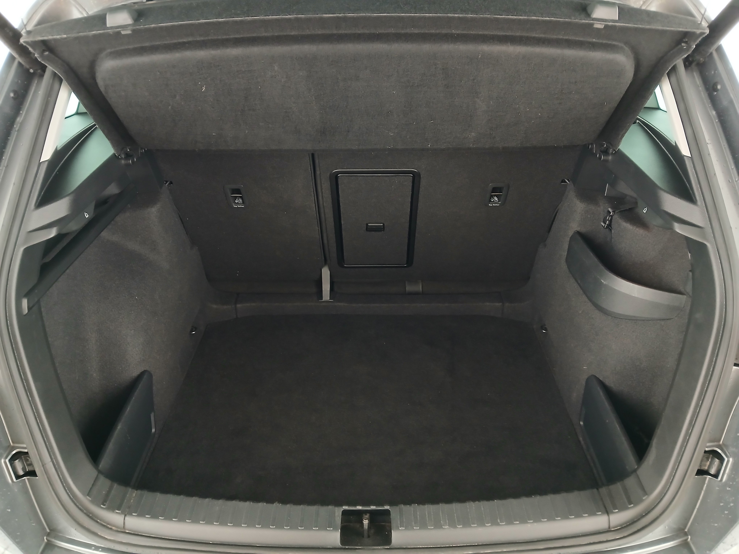 Skoda Karoq 2.0 TDI Ambition | Bild 31 von 31