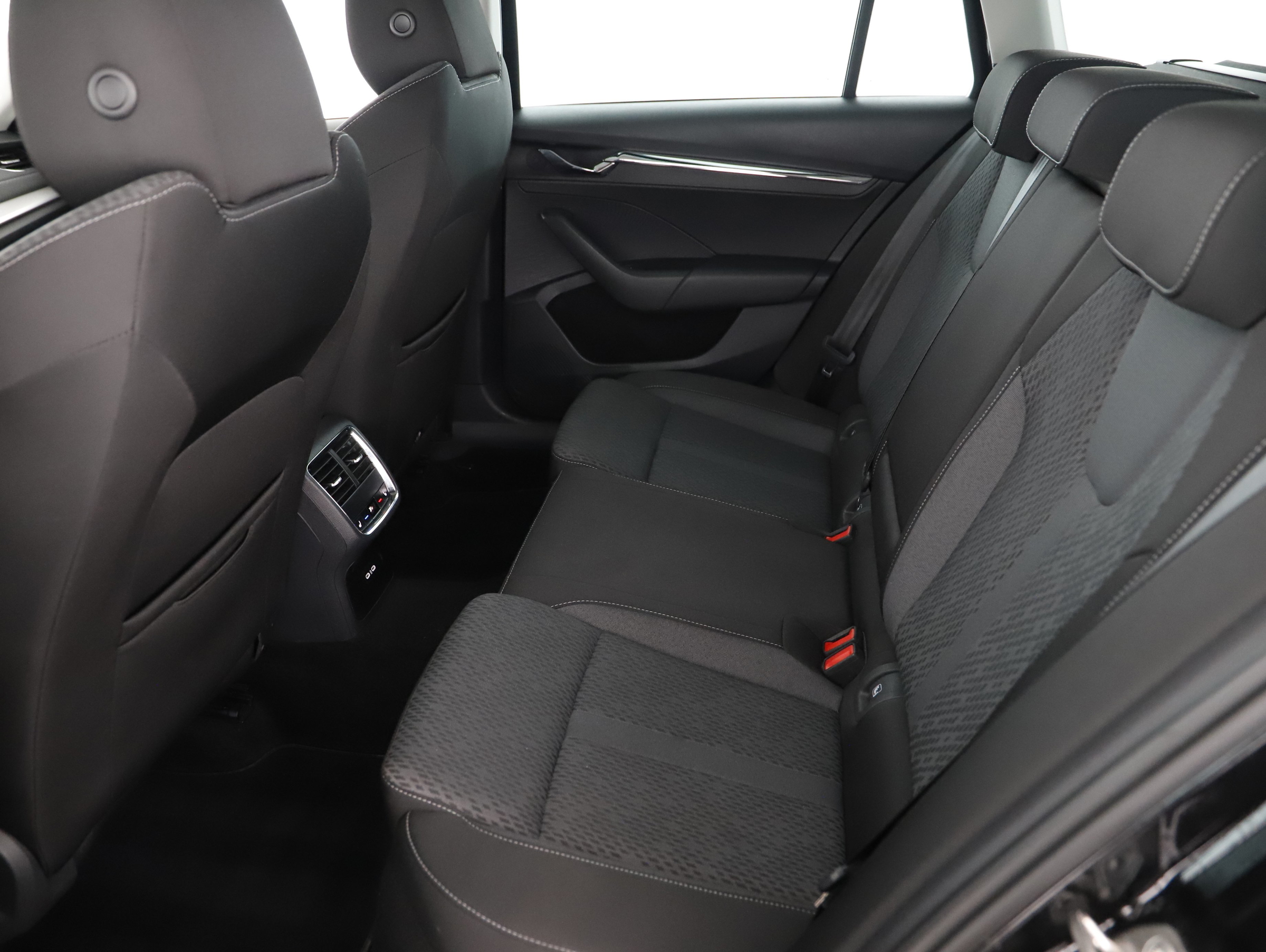 Skoda Octavia Combi 2.0 TDI Style DSG | Bild 2 von 22