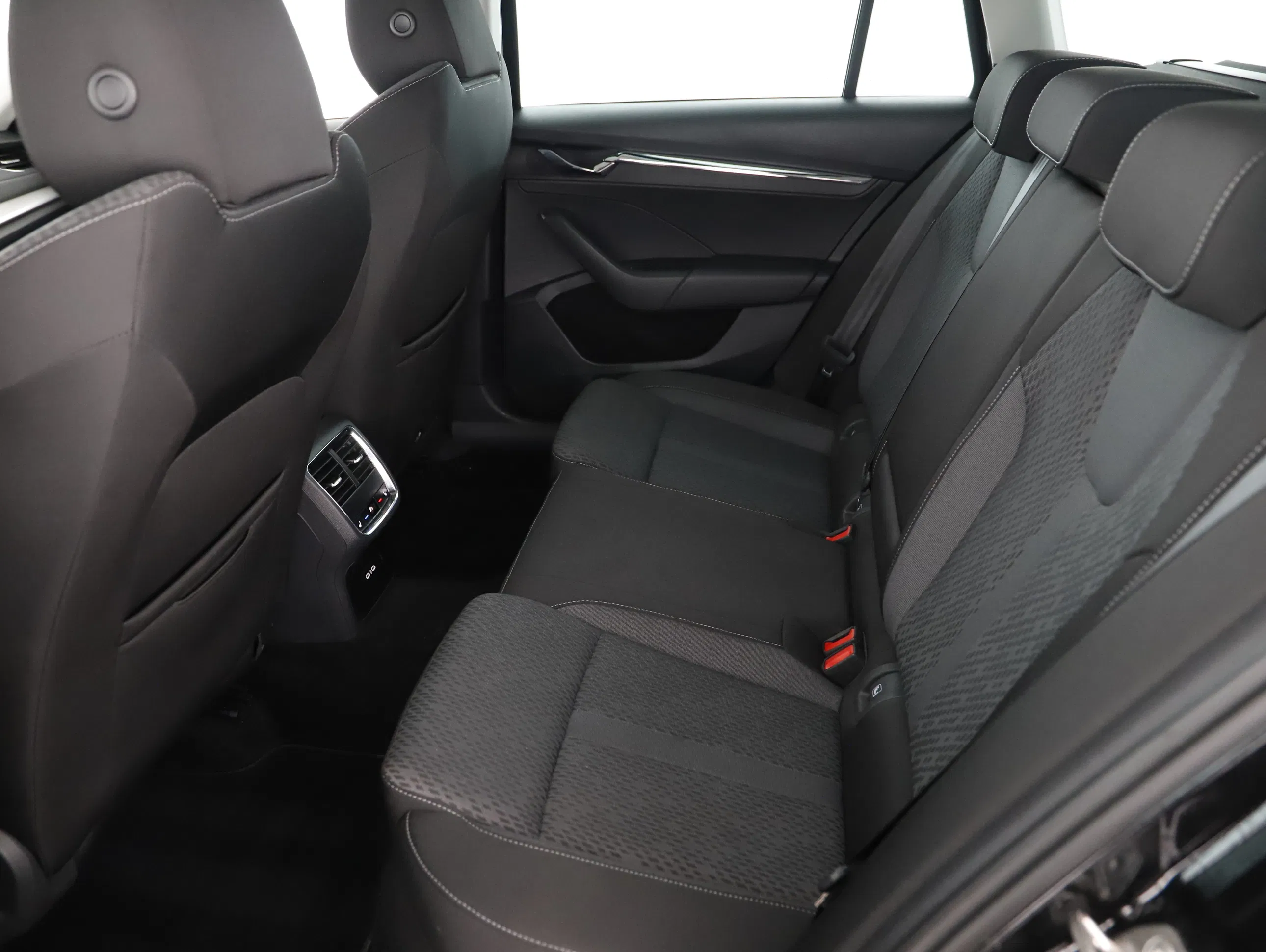 Skoda Octavia Combi 2.0 TDI Style DSG | Bild 2 von 22