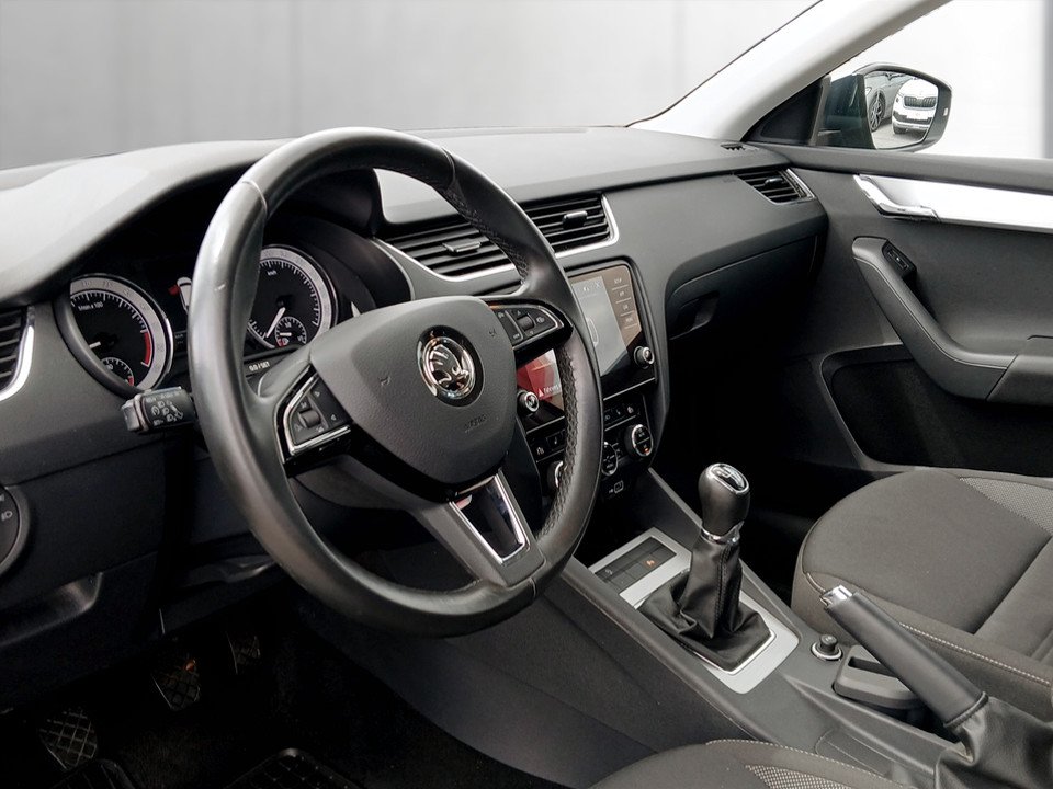 Skoda Octavia Combi 1.6 TDI Ambition | Bild 6 von 20