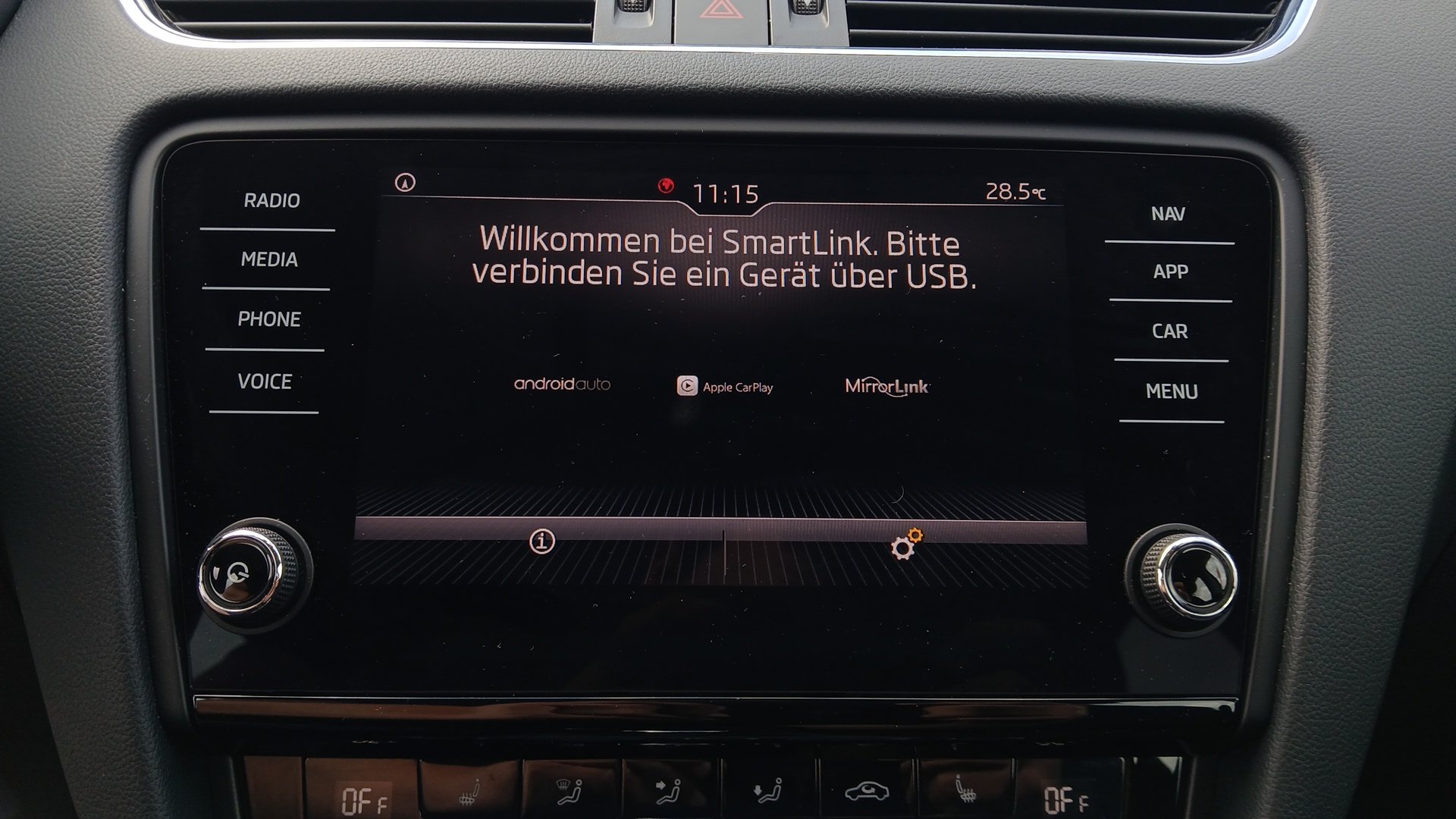Skoda Octavia Combi 1.6TDI DSG Ambition | Bild 17 von 21