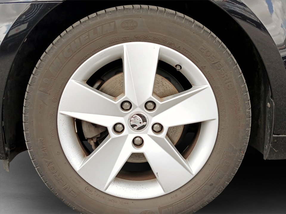 Skoda Octavia Combi 1.6TDI DSG Ambition | Bild 6 von 21