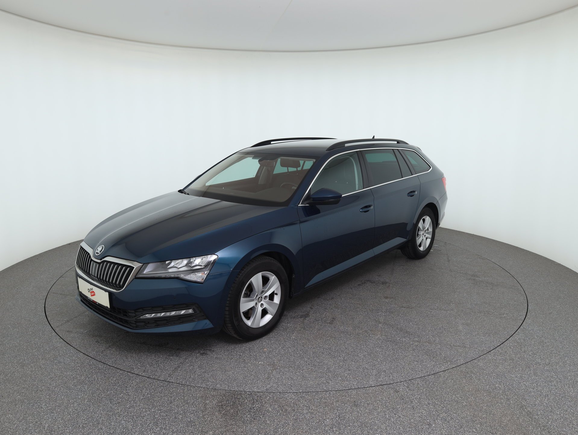 Skoda Superb Combi 1.6 TDI Ambition | Bild 2 von 30