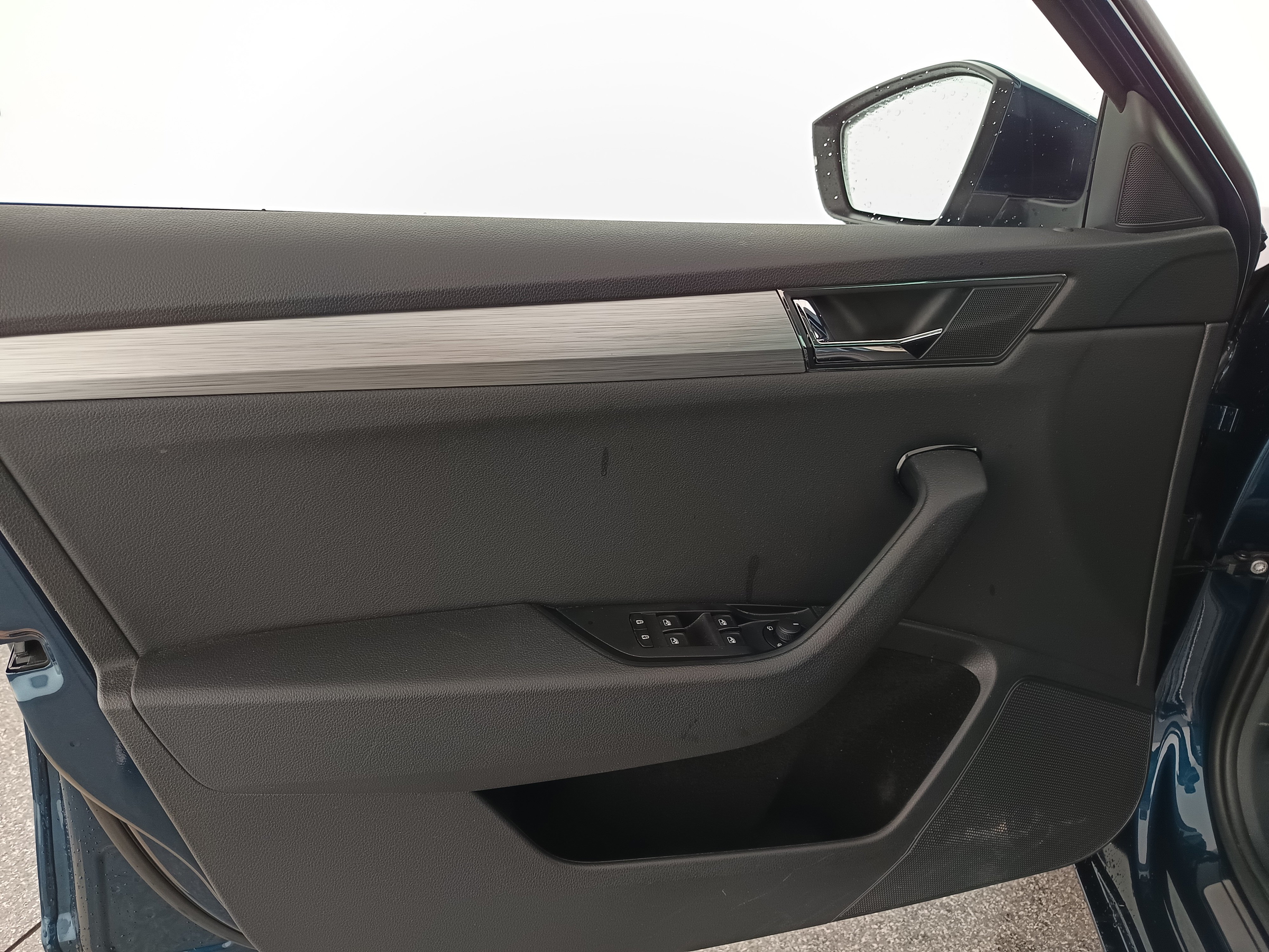 Skoda Superb Combi 1.6 TDI Ambition | Bild 11 von 30