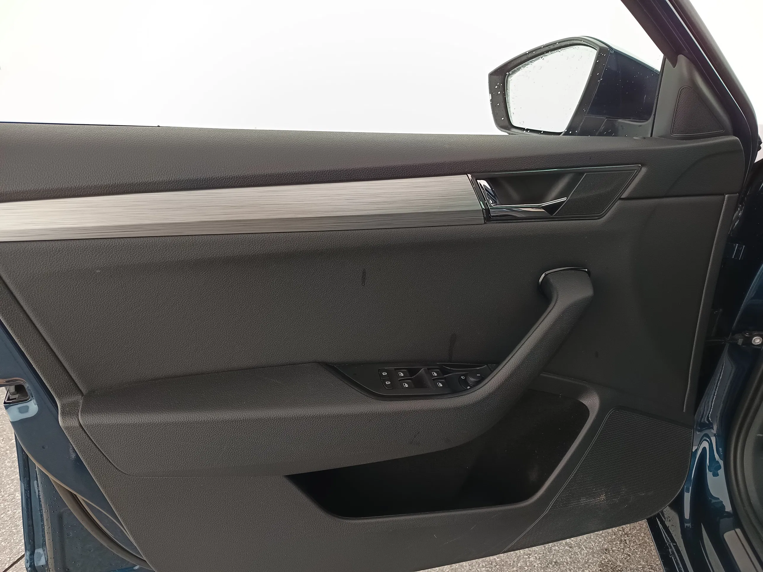 Skoda Superb Combi 1.6 TDI Ambition | Bild 10 von 30