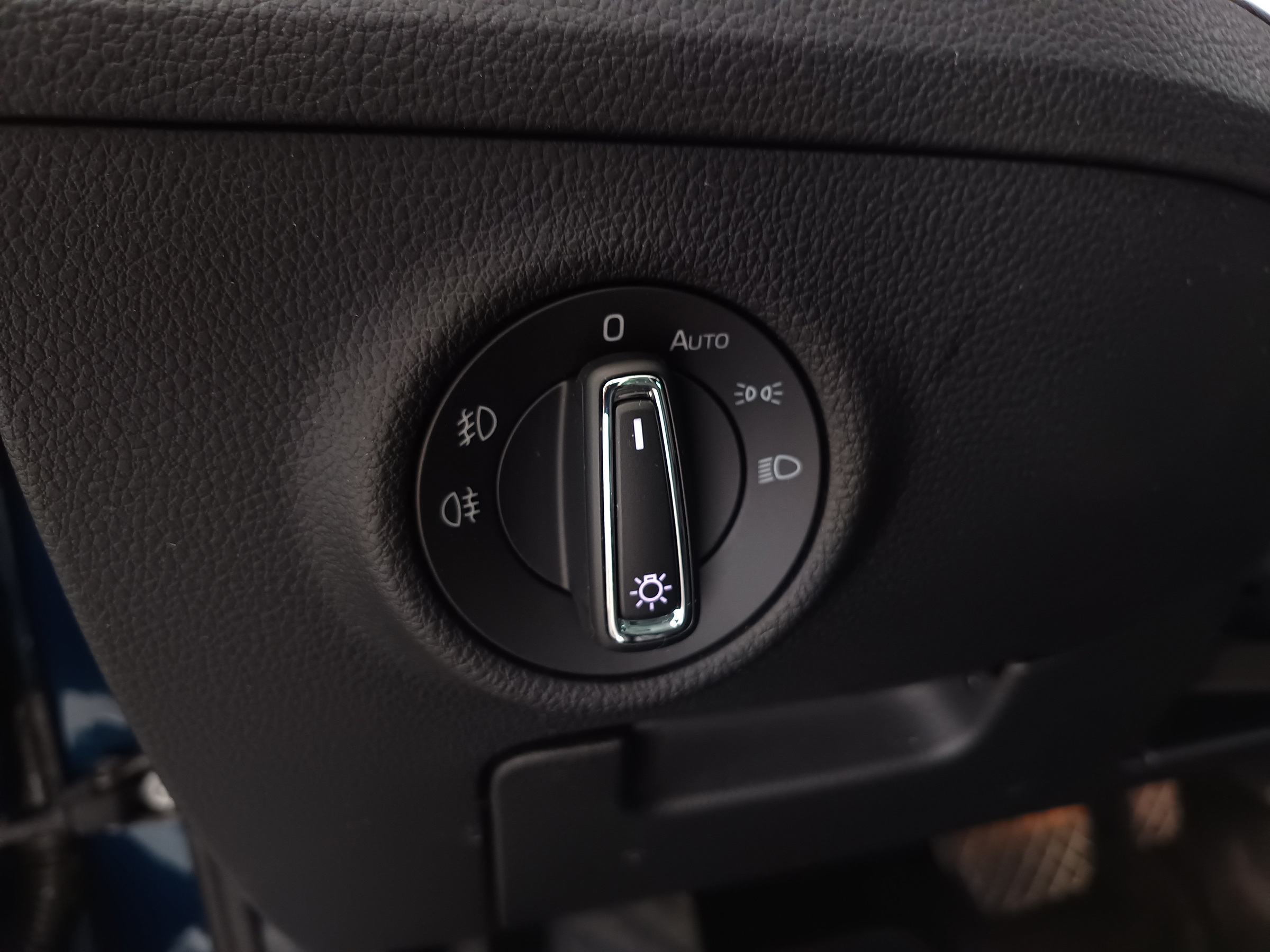 Skoda Superb Combi 1.6 TDI Ambition | Bild 13 von 30