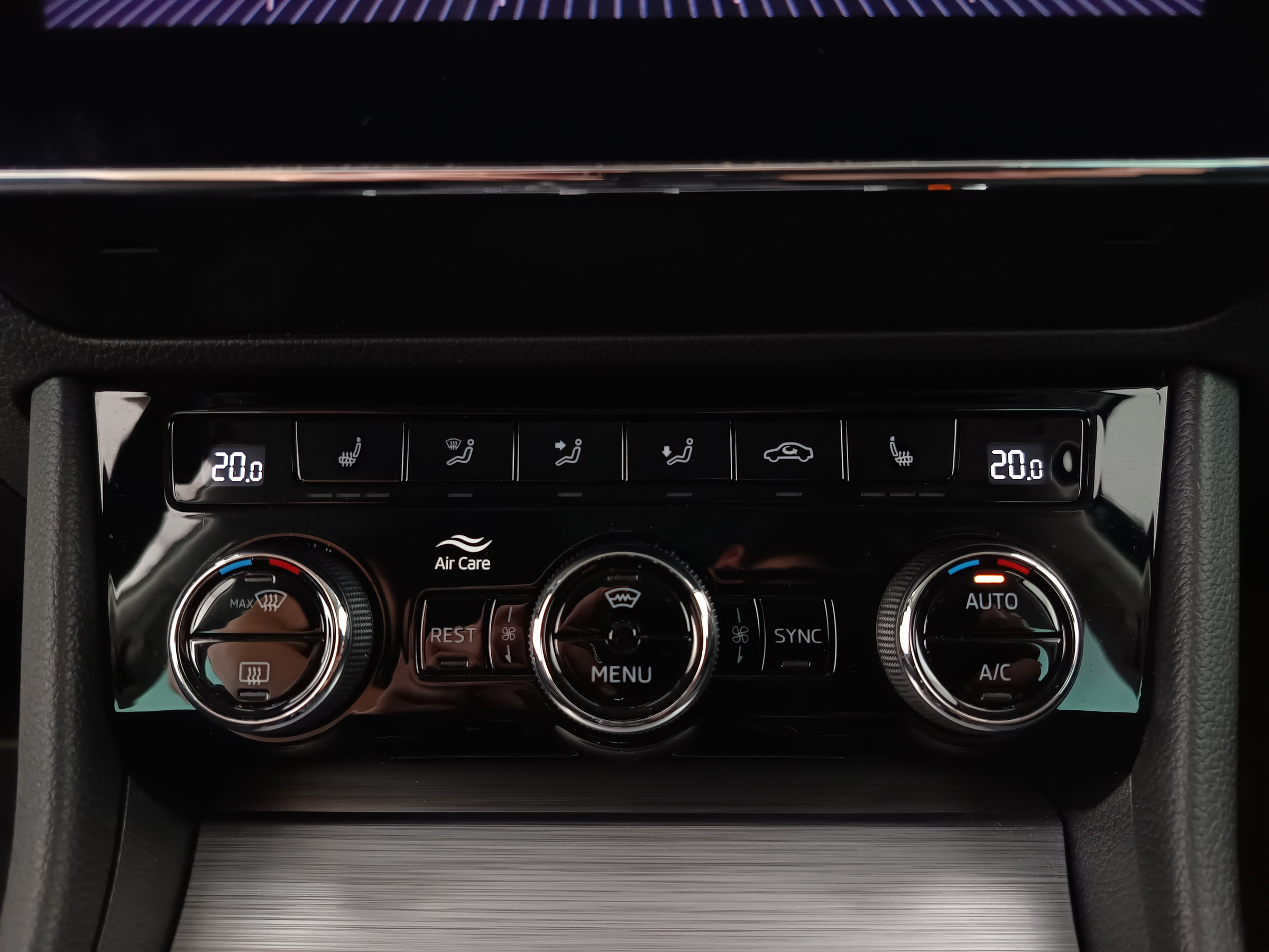 Skoda Superb Combi 1.6 TDI Ambition | Bild 28 von 30