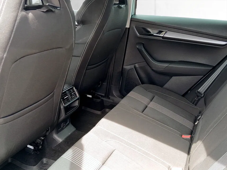 Skoda Karoq 1.6 TDI Style | Bild 12 von 24