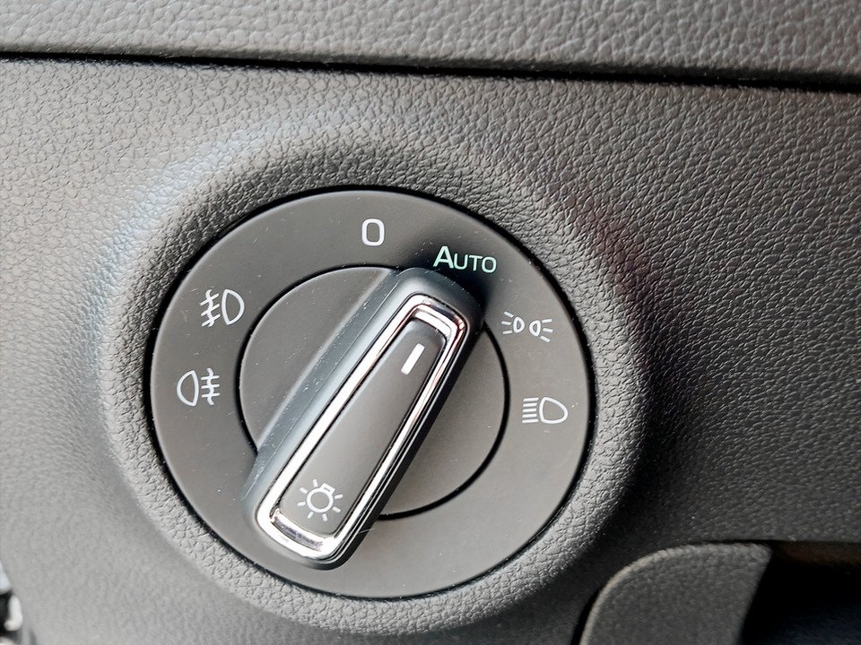 Skoda Karoq 1.6 TDI Style | Bild 17 von 24