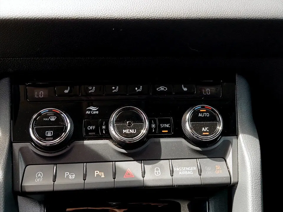 Skoda Karoq 1.6 TDI Style | Bild 21 von 24