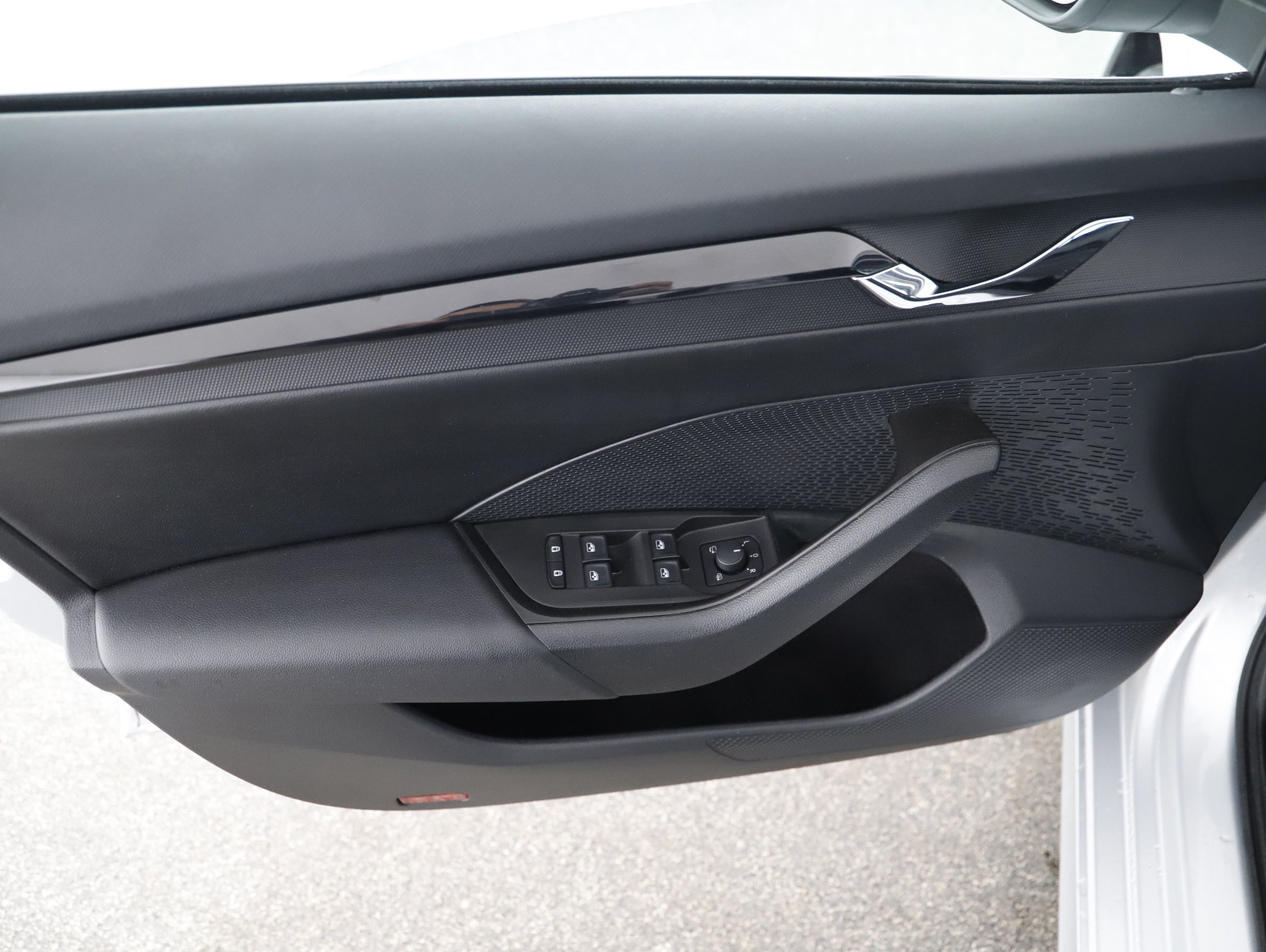 Skoda Octavia Combi 2.0 TDI Business | Bild 11 von 30