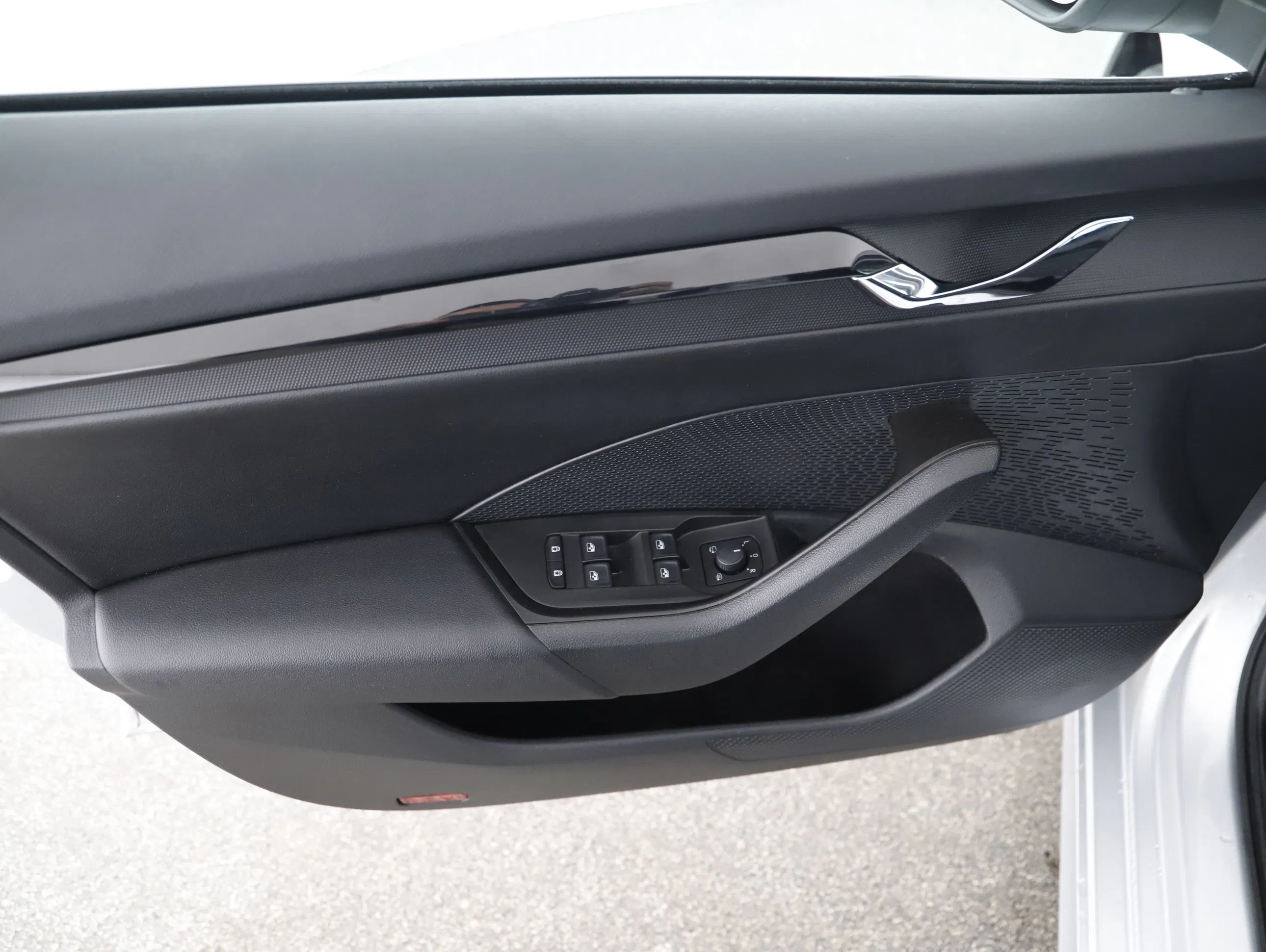 Skoda Octavia Combi 2.0 TDI Business | Bild 11 von 30