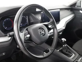 Skoda Octavia Combi 2.0 TDI Business | Thumbnail 17 von 30