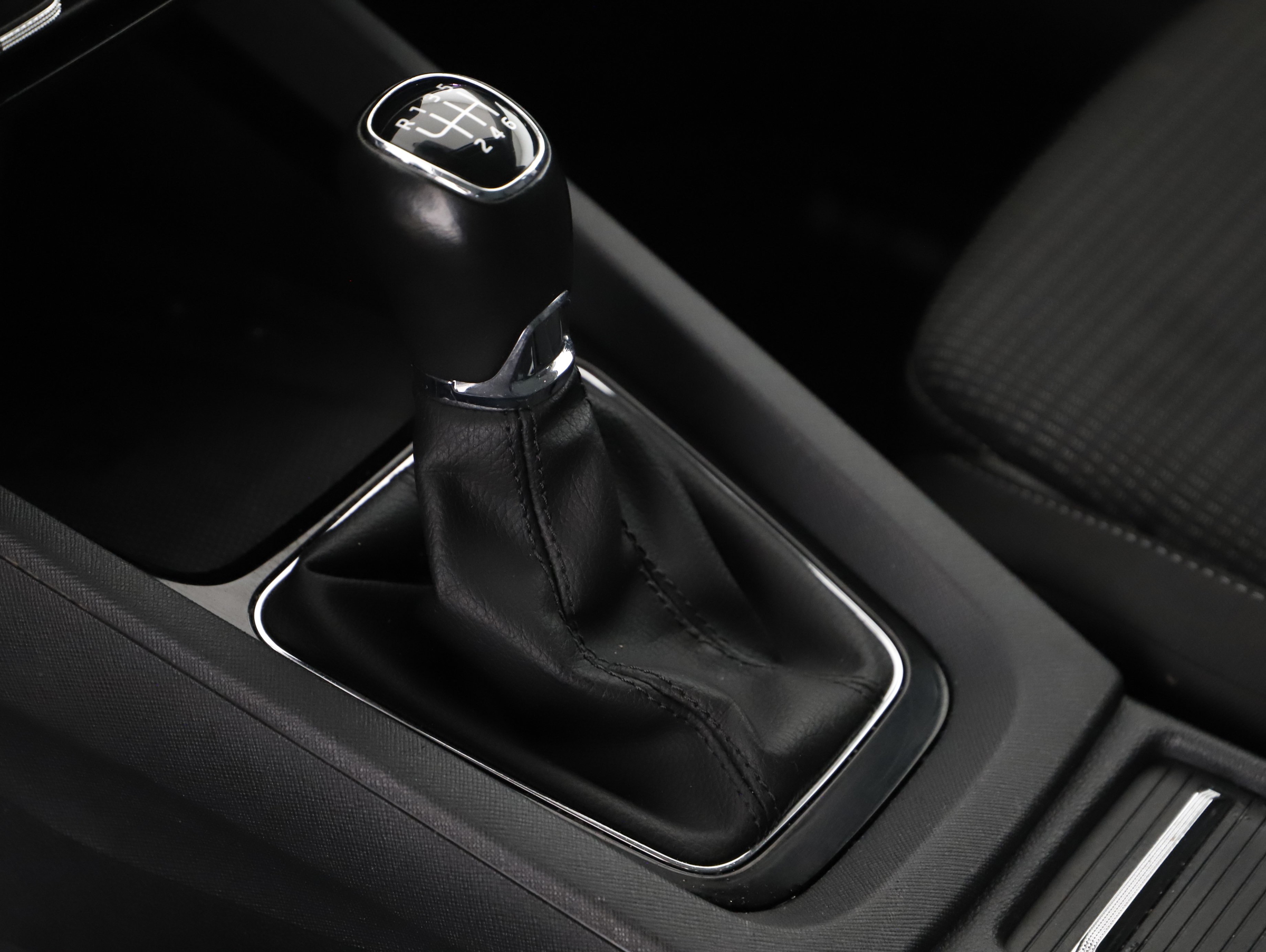 Skoda Octavia Combi 2.0 TDI Business | Bild 23 von 30