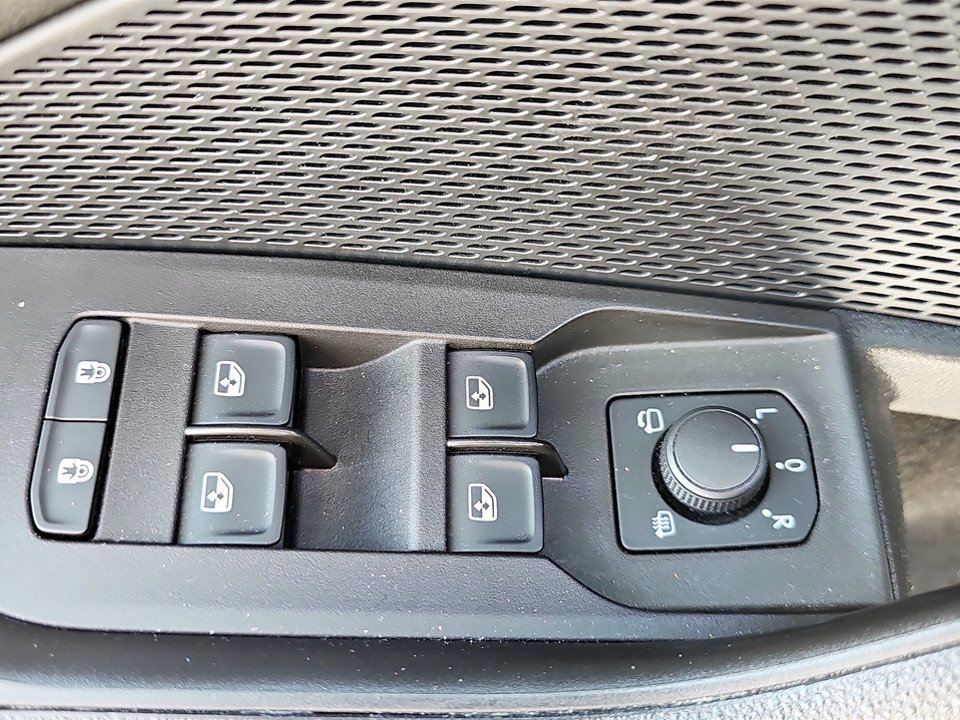 Skoda Octavia Combi 2.0 TDI Business | Bild 13 von 23
