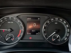 Skoda Octavia Combi 2.0 TDI Business | Thumbnail 19 von 23