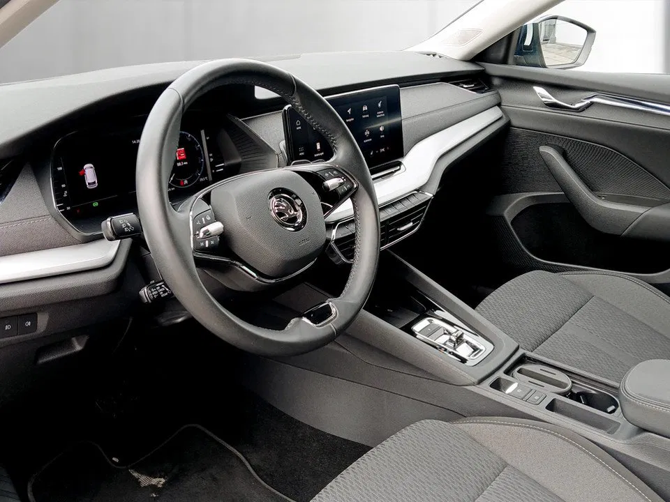 Skoda Octavia Combi 2.0 TDI DSG Style | Bild 10 von 23