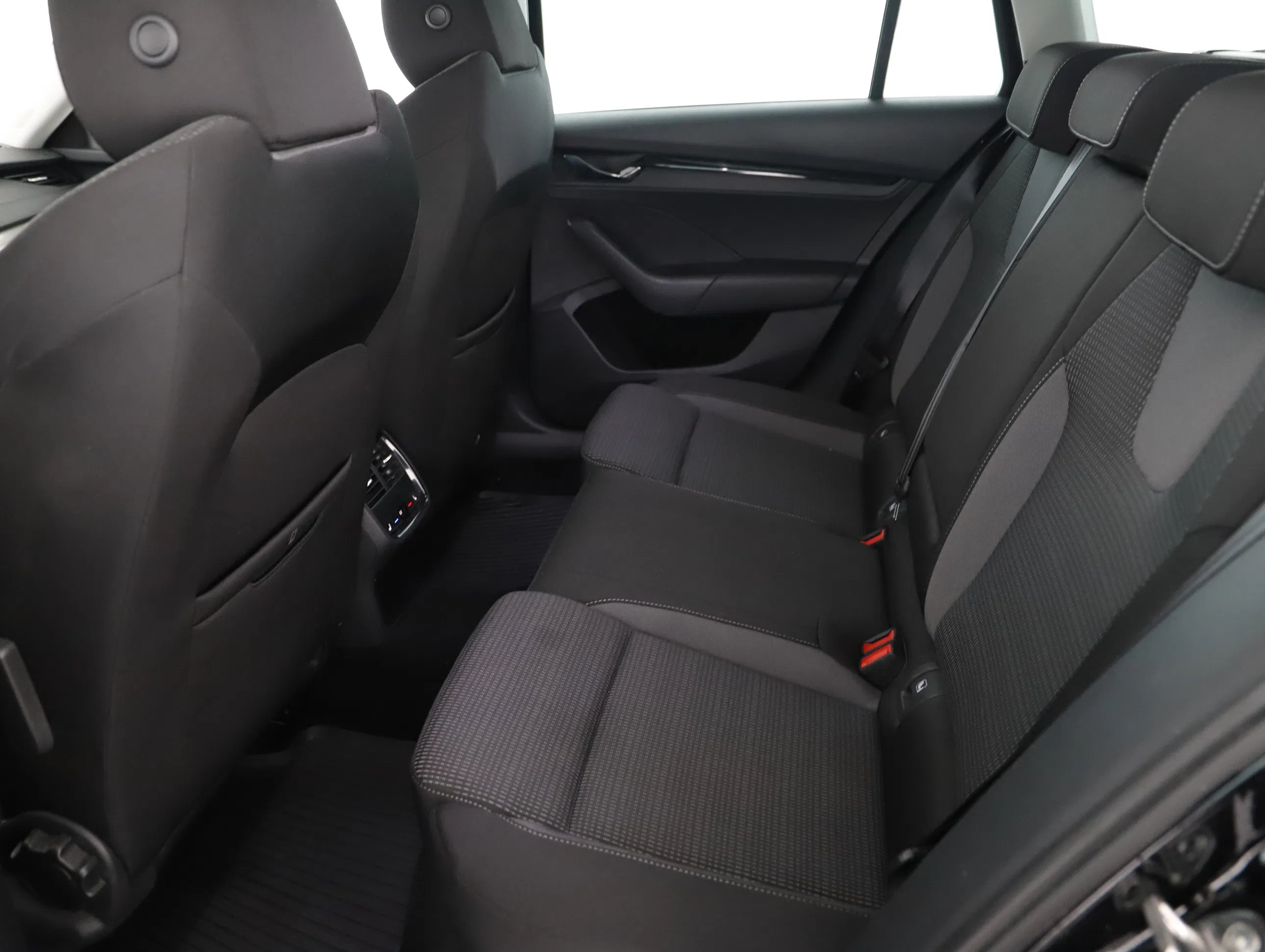 Skoda Octavia Combi 2.0 TDI Ambition | Bild 2 von 22