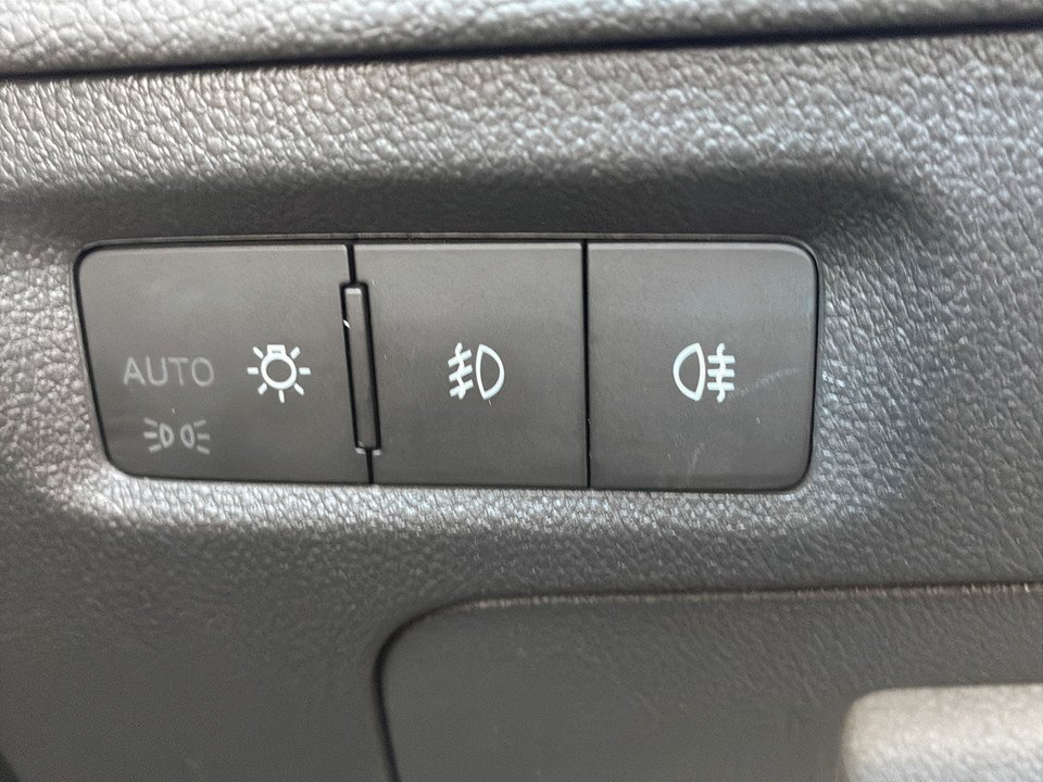 Skoda Octavia Combi 2.0 TDI Amb. DSG | Bild 16 von 21