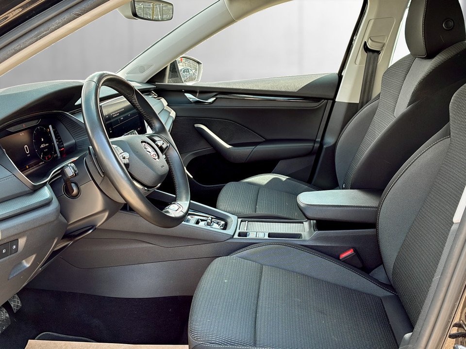 Skoda Octavia Combi 2.0 TDI Amb. DSG | Bild 6 von 21