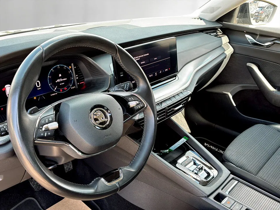 Skoda Octavia Combi 2.0 TDI Amb. DSG | Bild 7 von 21