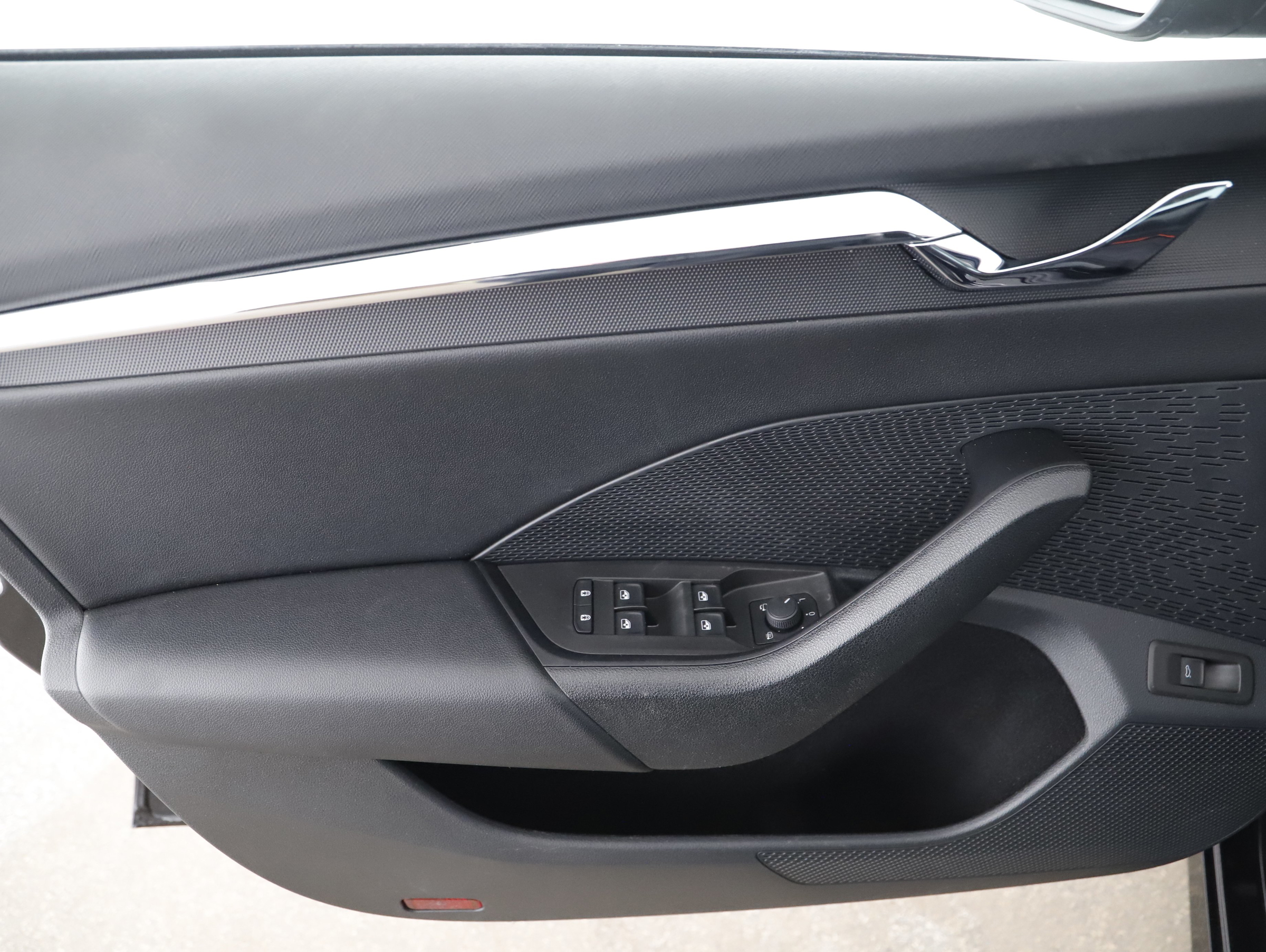 Skoda Octavia Combi 2.0 TDI Style | Bild 15 von 23