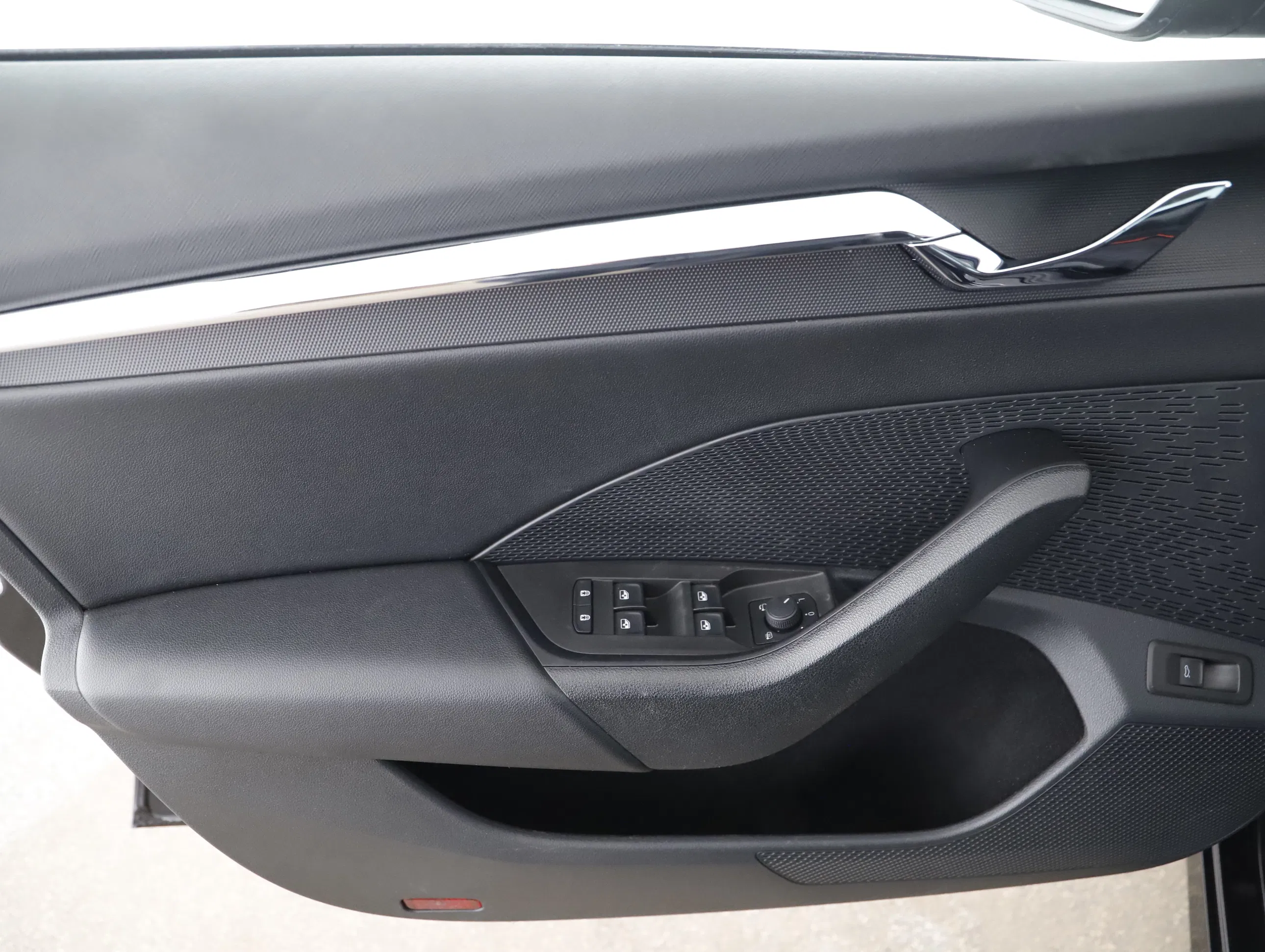 Skoda Octavia Combi 2.0 TDI Style | Bild 15 von 23