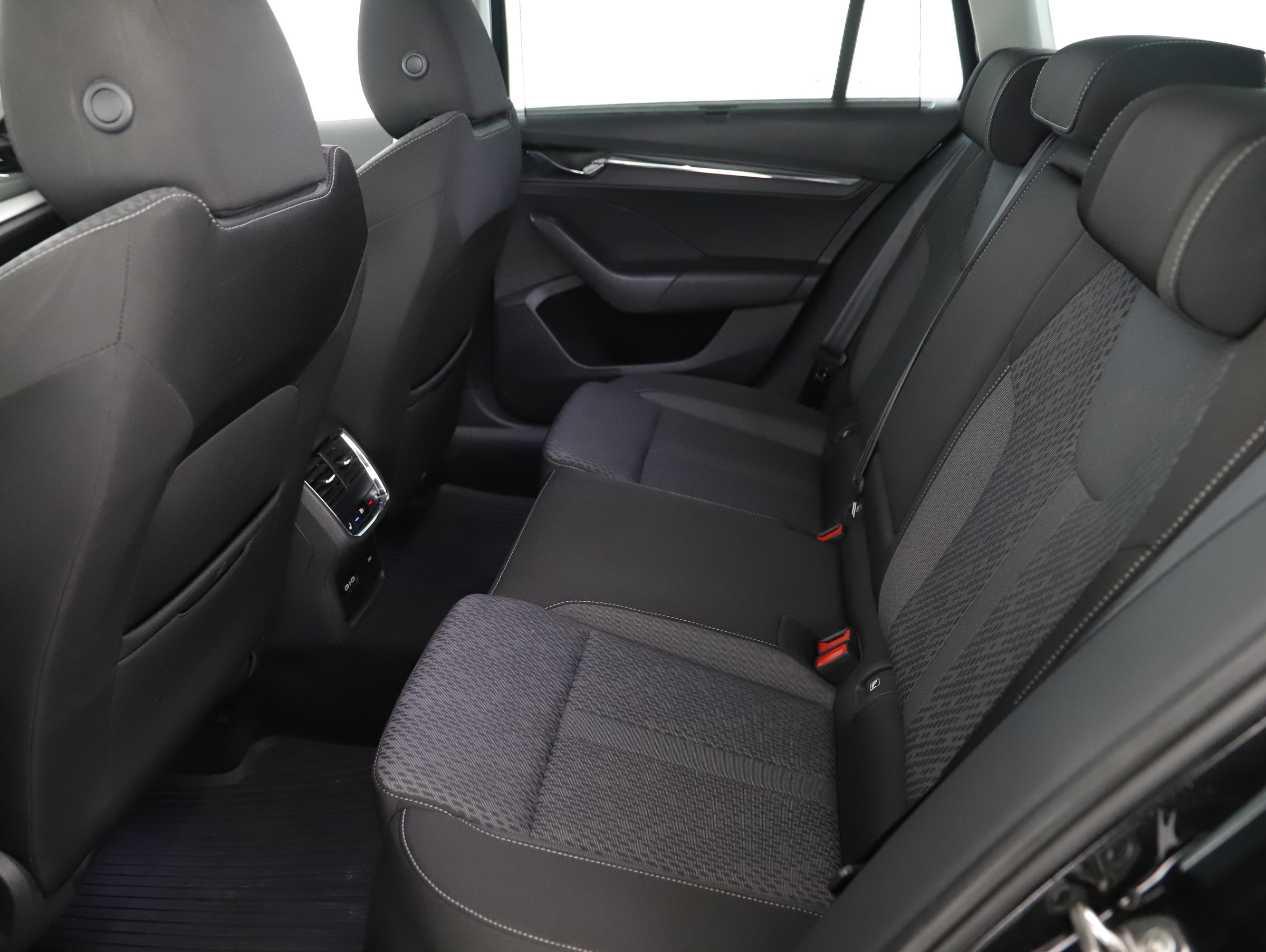 Skoda Octavia Combi 2.0 TDI Style | Bild 3 von 23