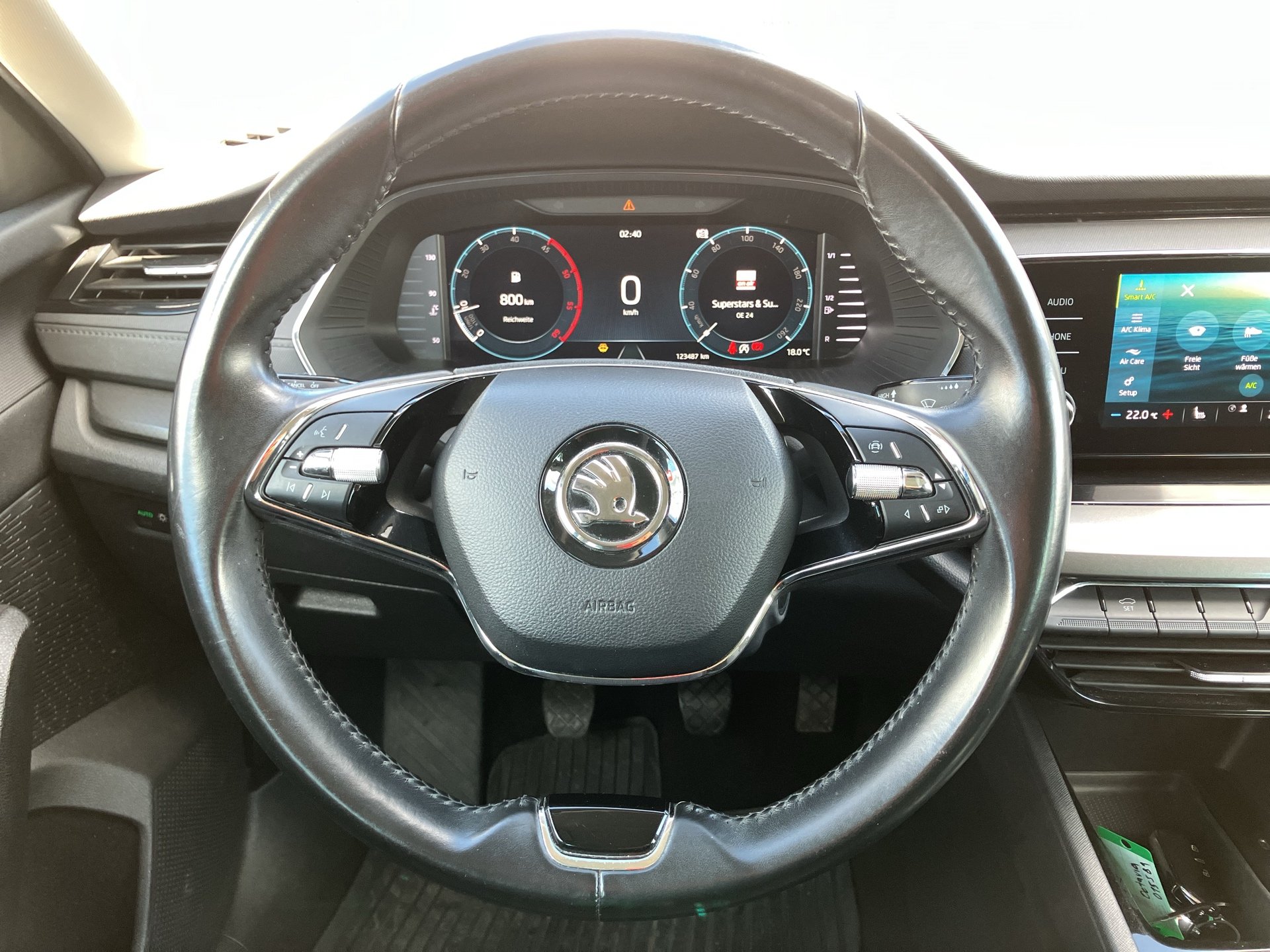 Skoda Octavia Combi 2.0 TDI Business | Bild 12 von 25