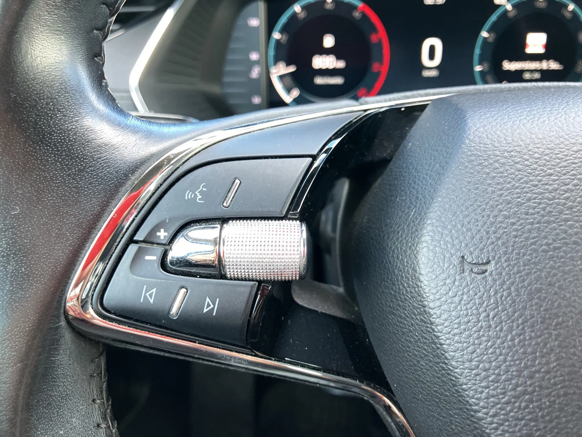 Skoda Octavia Combi 2.0 TDI Business | Bild 14 von 25