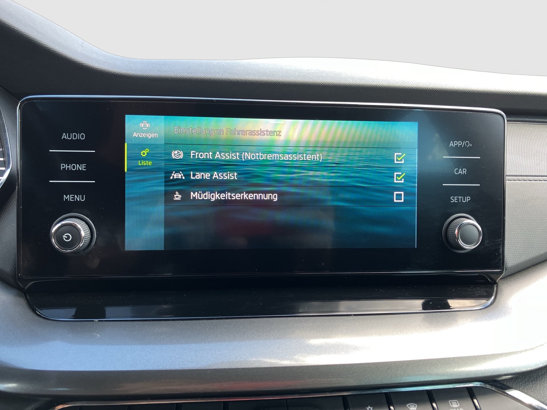 Skoda Octavia Combi 2.0 TDI Business | Bild 17 von 25