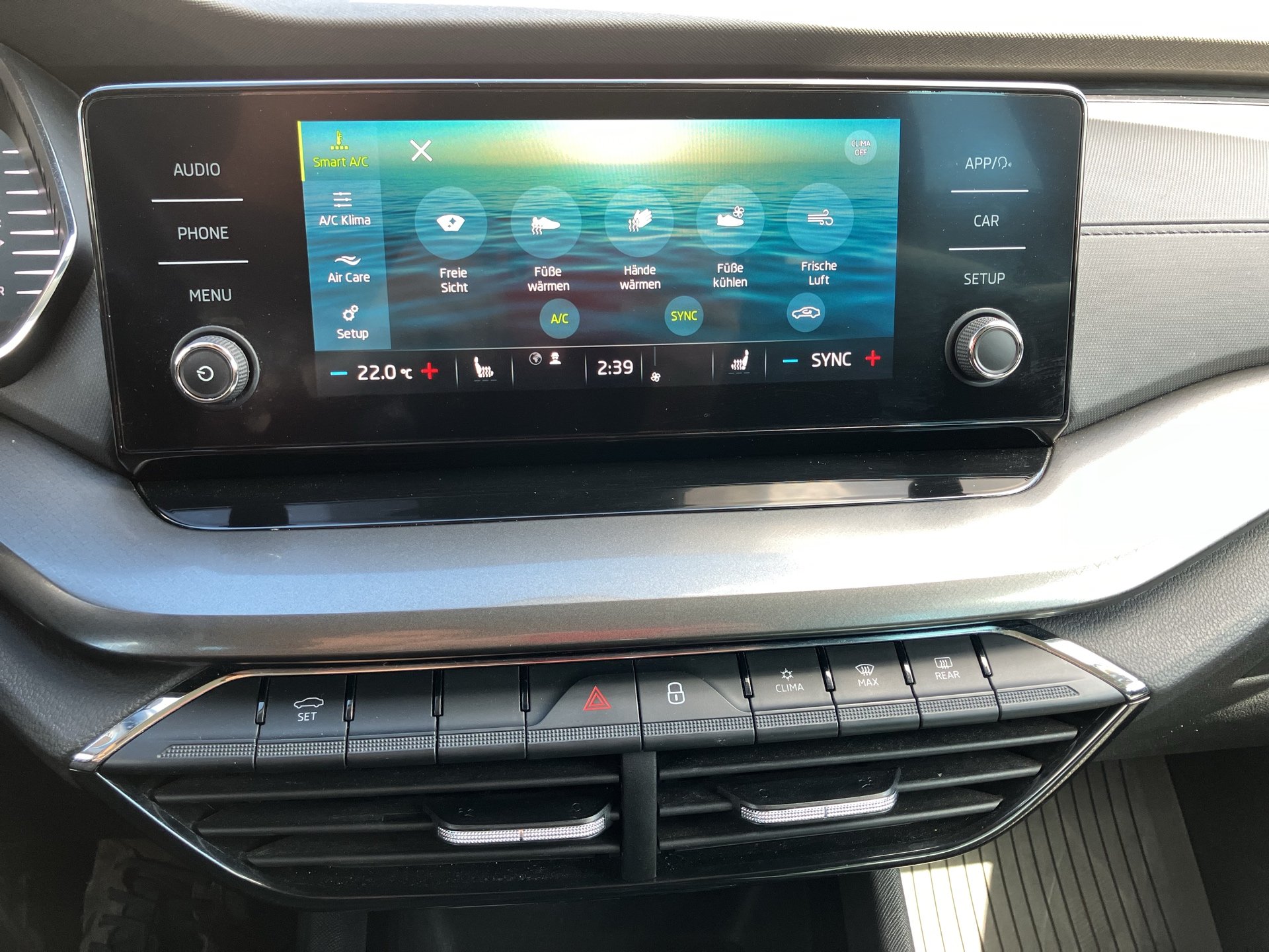 Skoda Octavia Combi 2.0 TDI Business | Bild 18 von 25