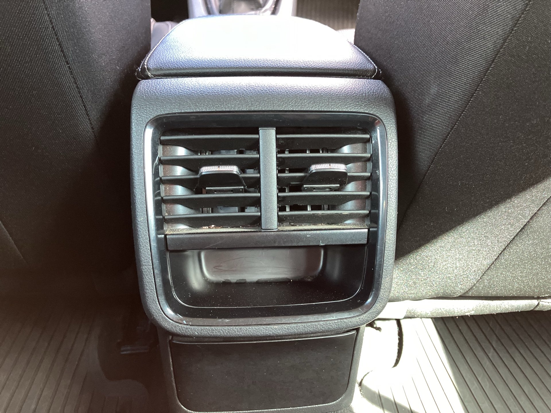 Skoda Octavia Combi 2.0 TDI Business | Bild 21 von 25