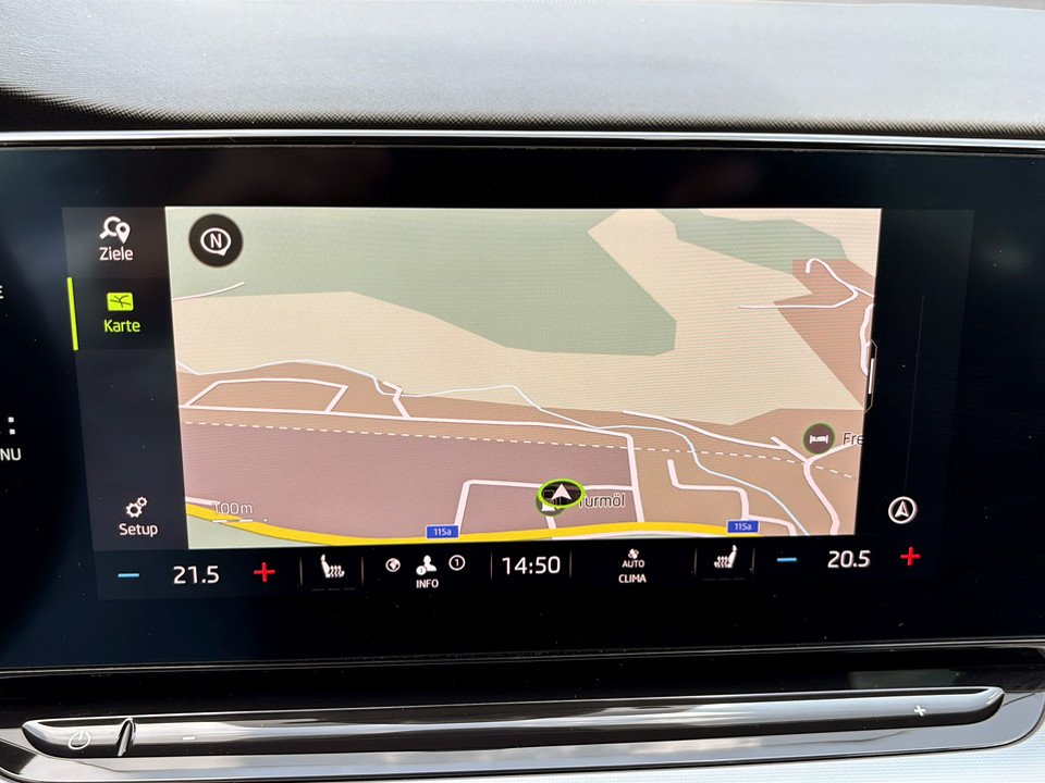 Skoda Octavia Combi 2.0 TDI | Bild 17 von 24